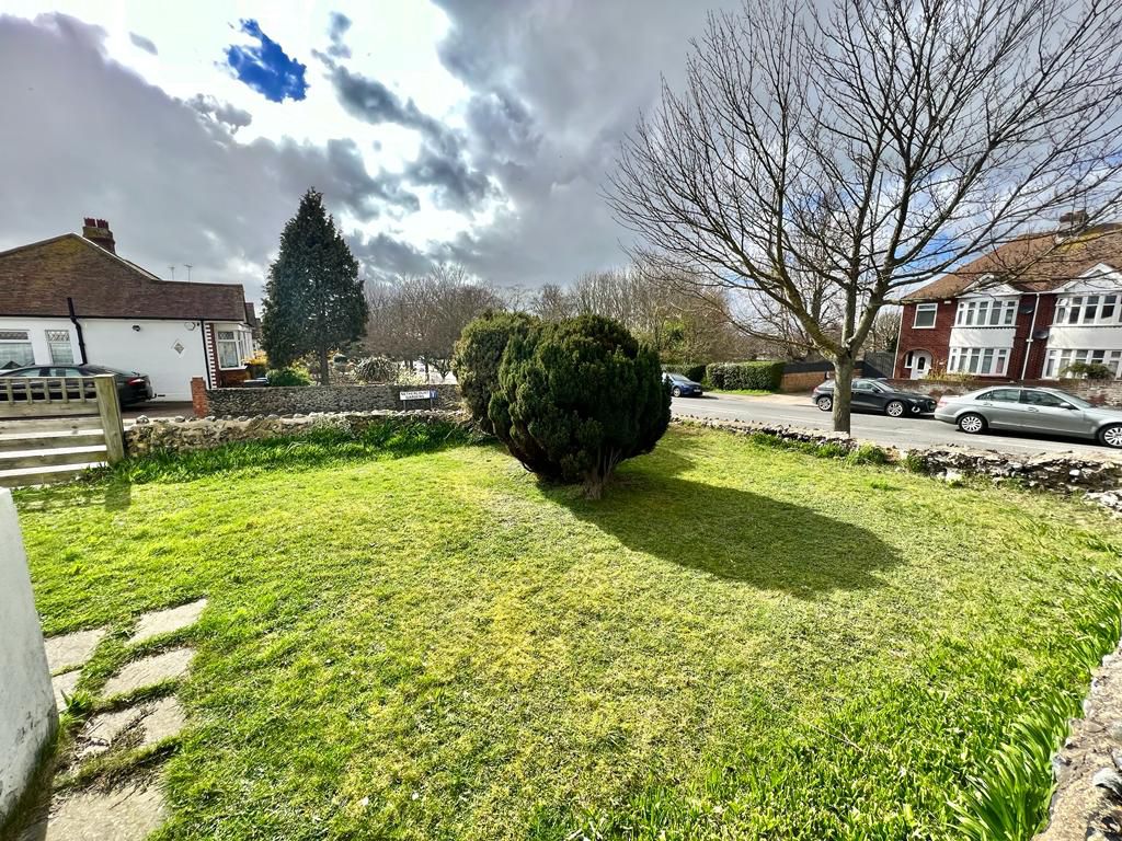 3 bed semi-detached bungalow to rent in Nethercourt Hill, Ramsgate  - Property Image 12