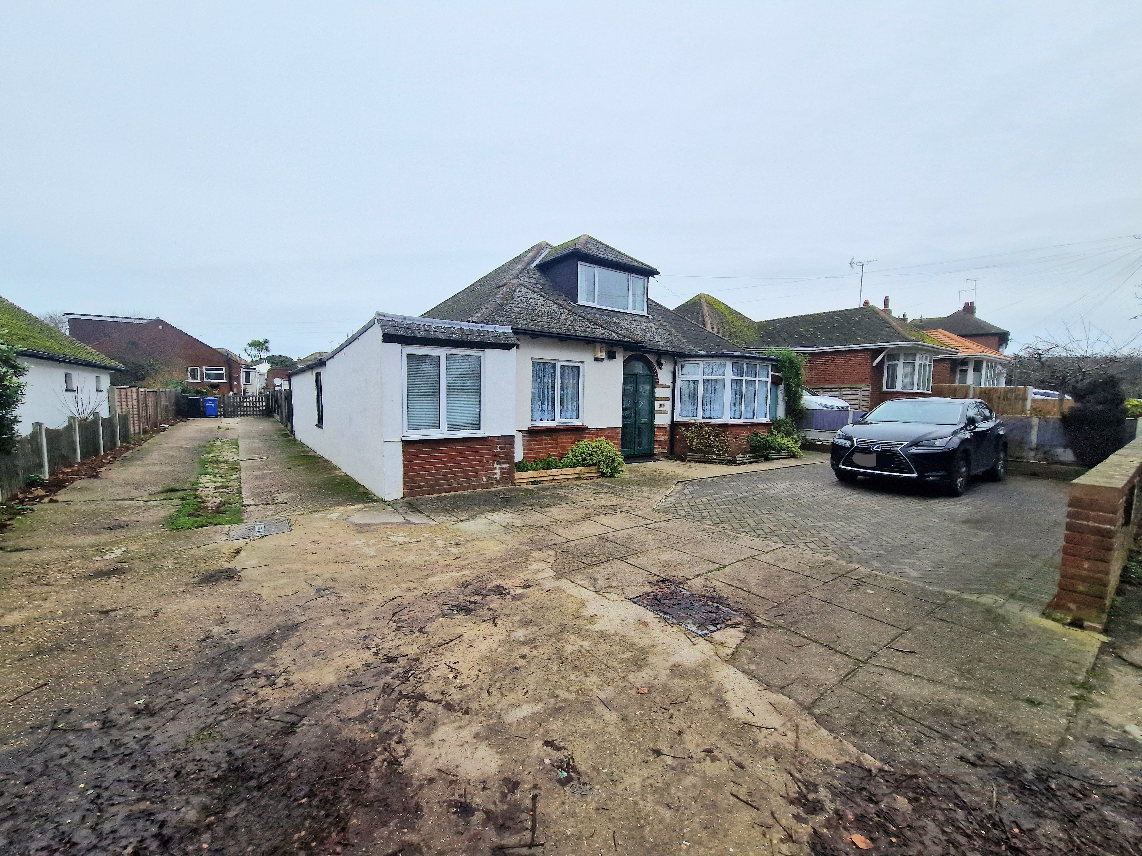3 bed detached bungalow to rent in Broadstairs Road, Broadstairs - Property Image 1