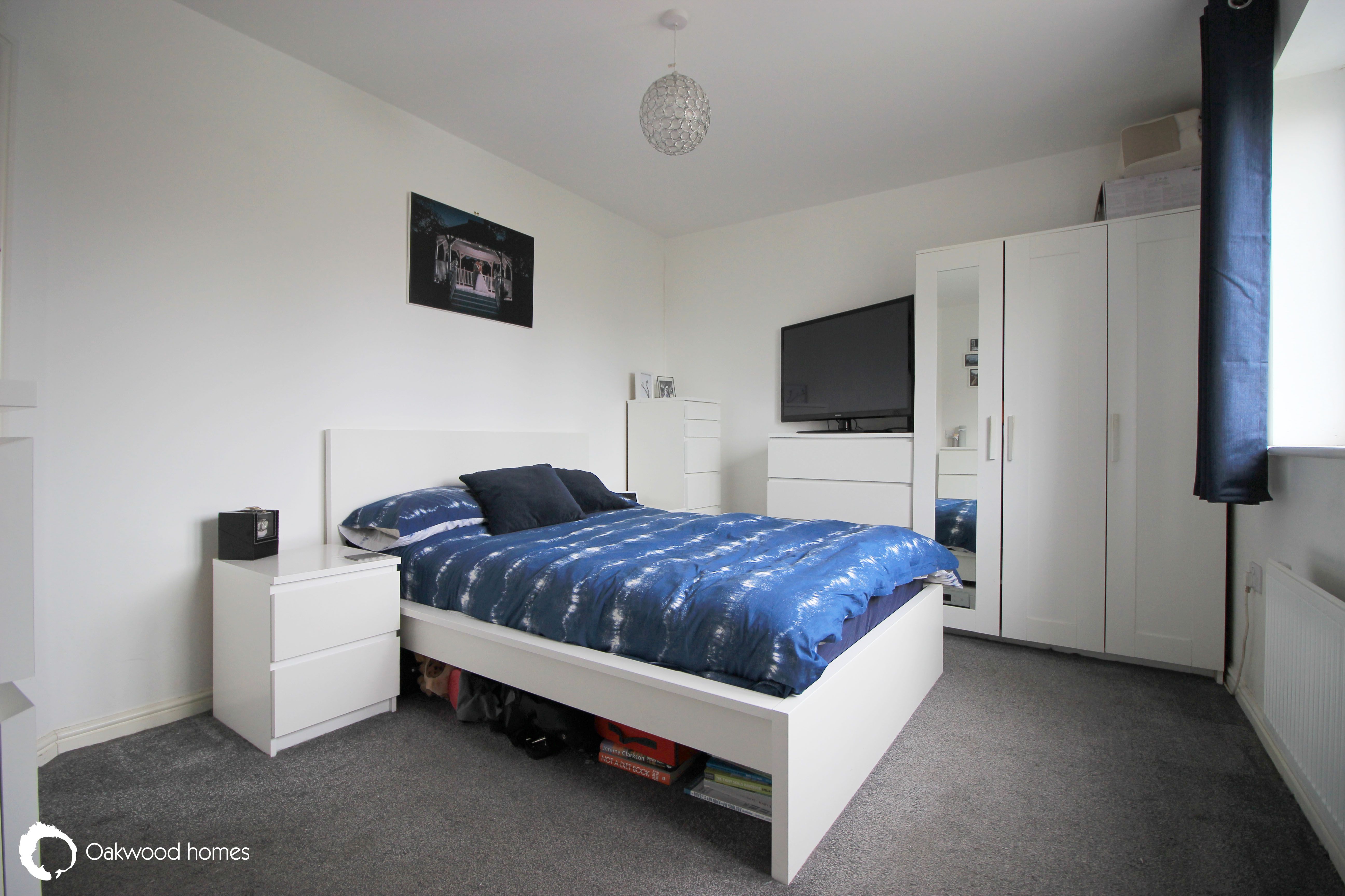 2 bed flat for sale in Castle Drive, Margate  - Property Image 4