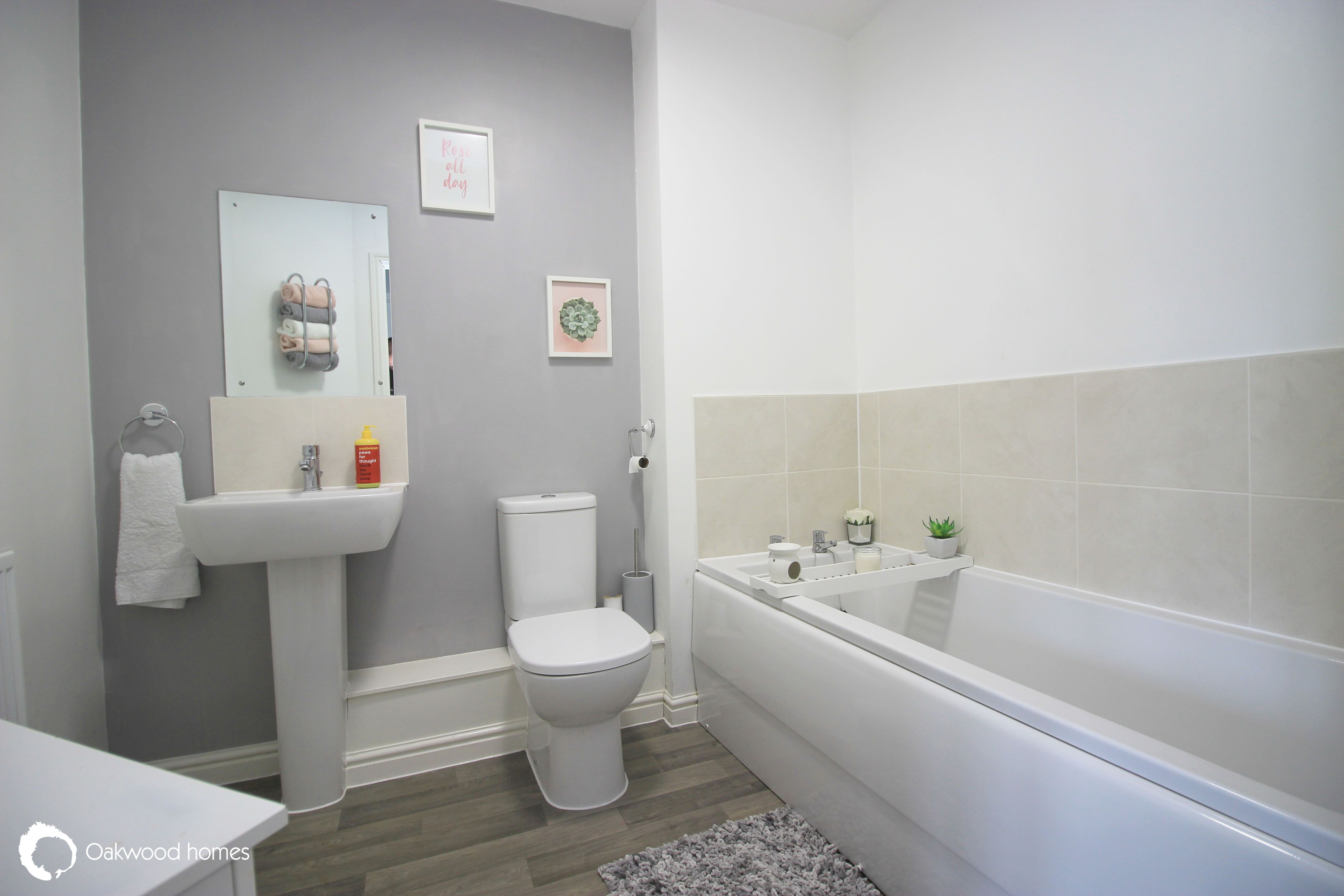 2 bed flat for sale in Castle Drive, Margate  - Property Image 7