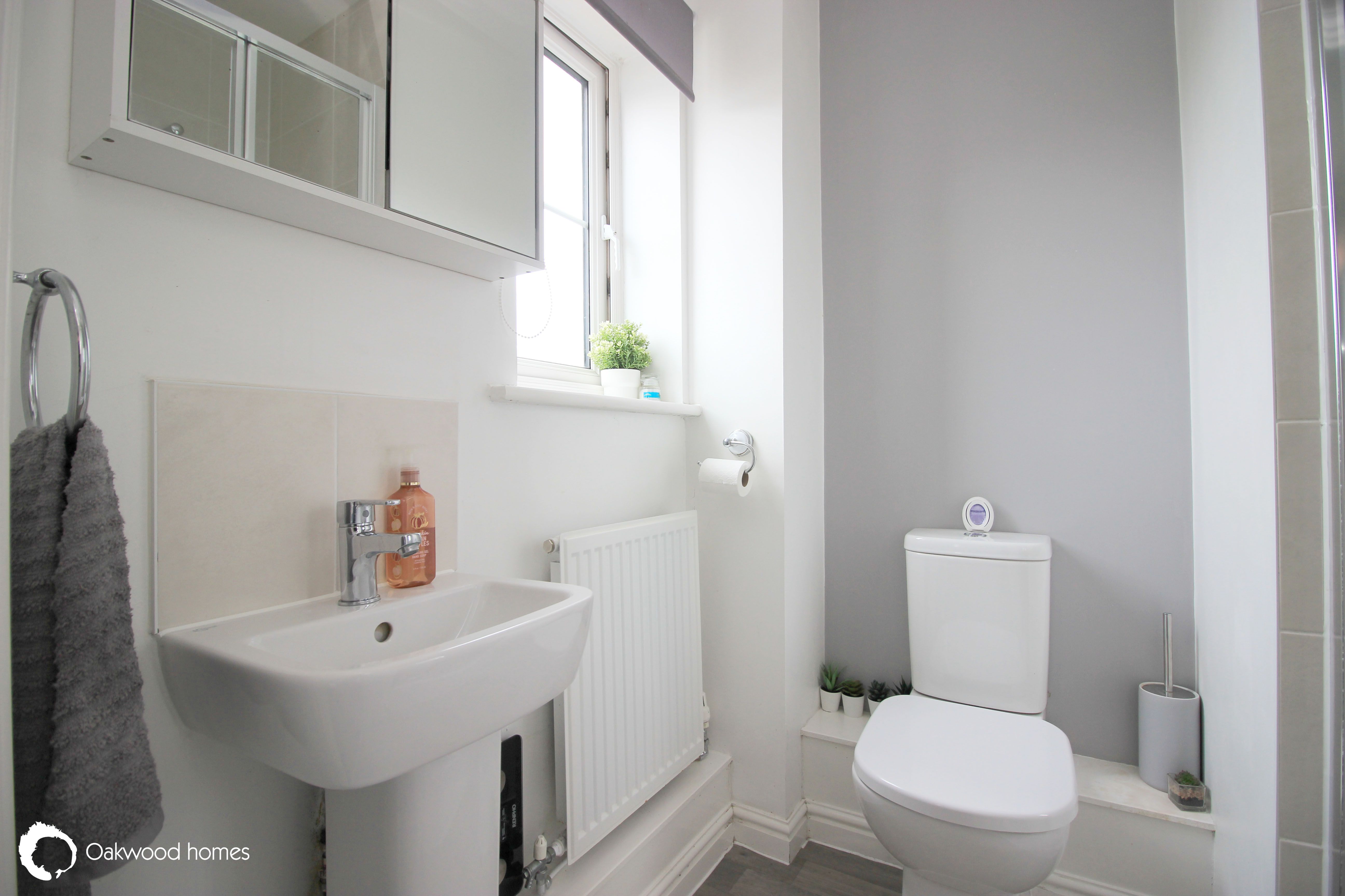 2 bed flat for sale in Castle Drive, Margate  - Property Image 11