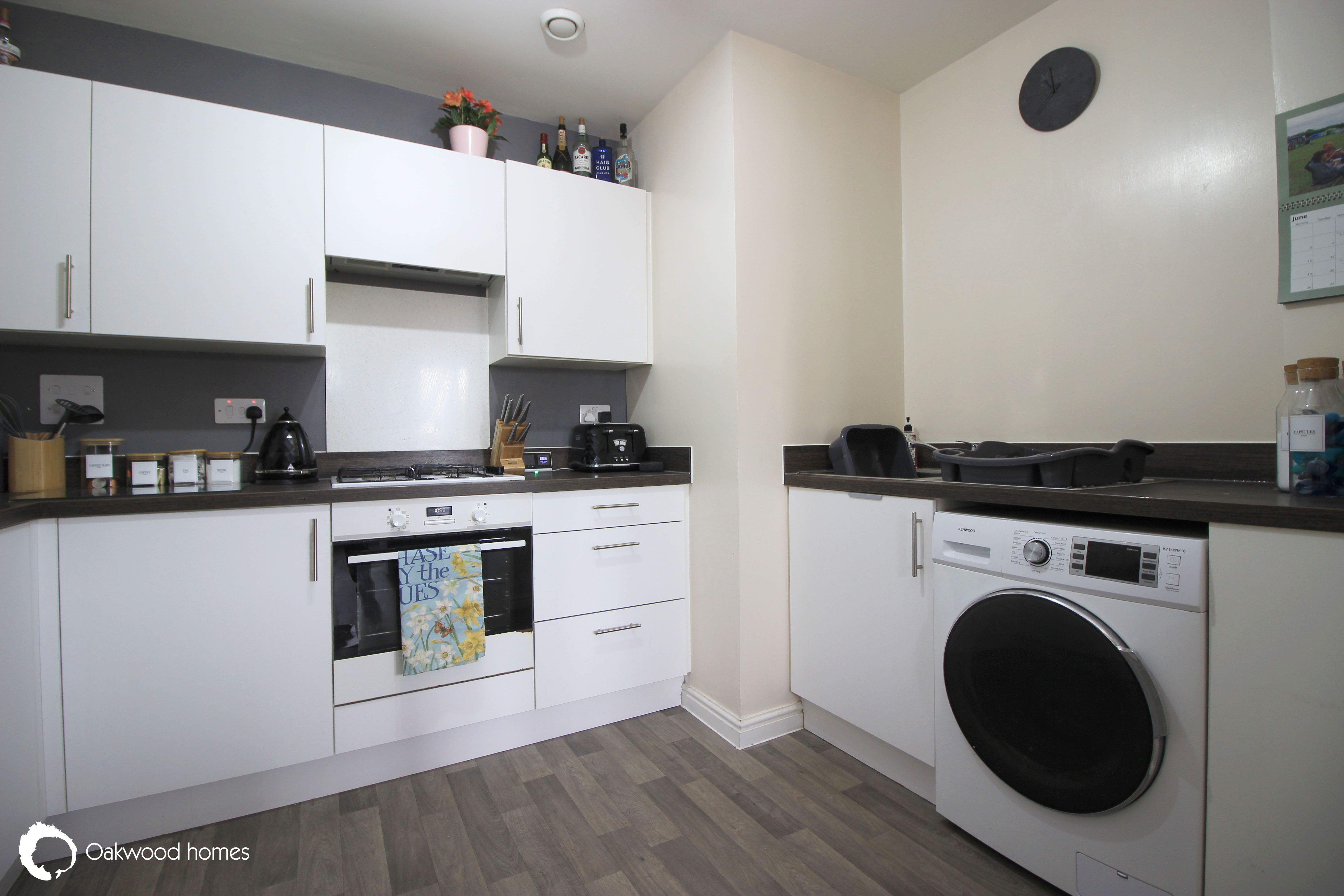 2 bed flat for sale in Castle Drive, Margate  - Property Image 13