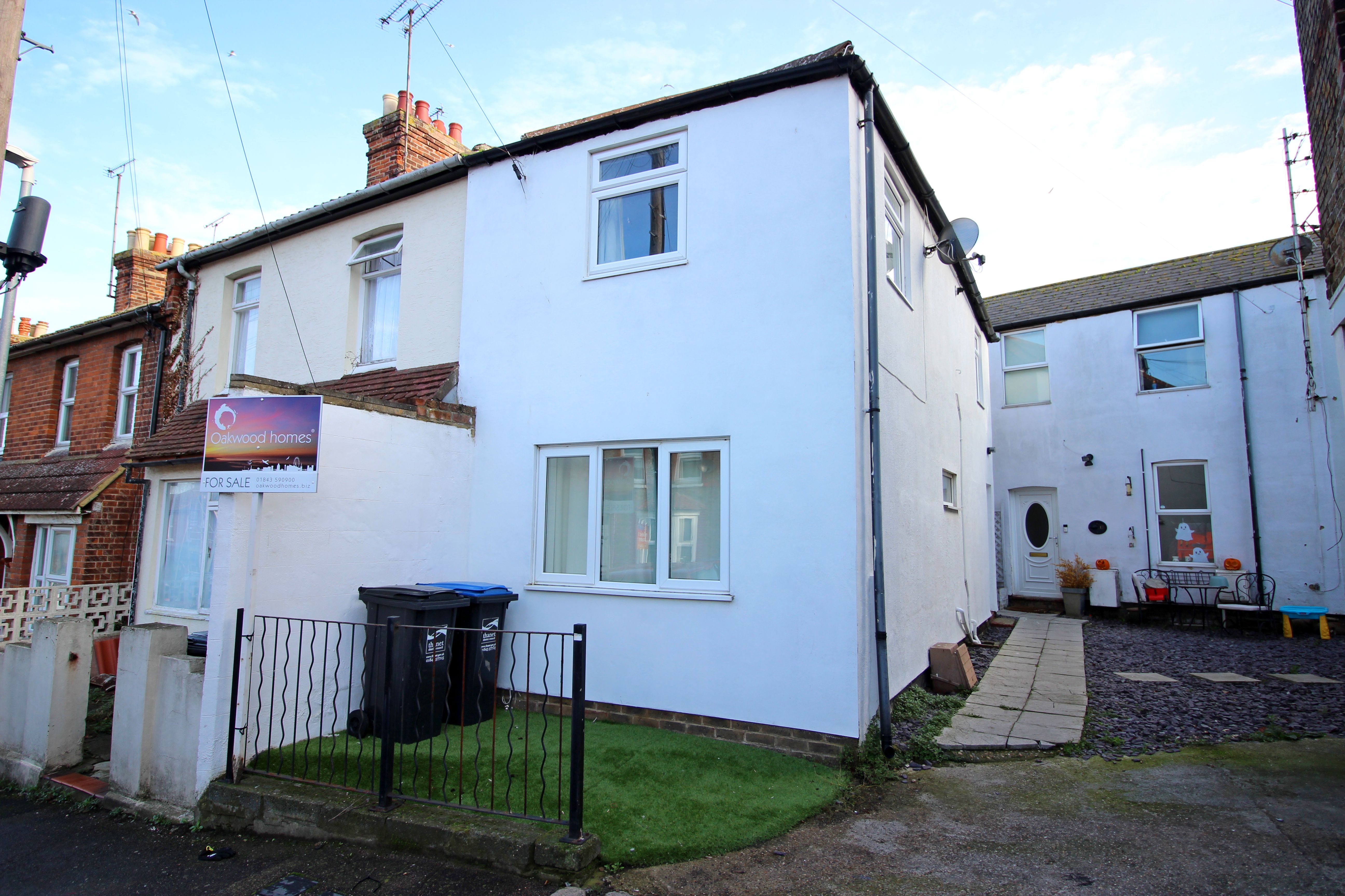 2 bed terraced house for sale in Percy Road, Ramsgate - Property Image 1
