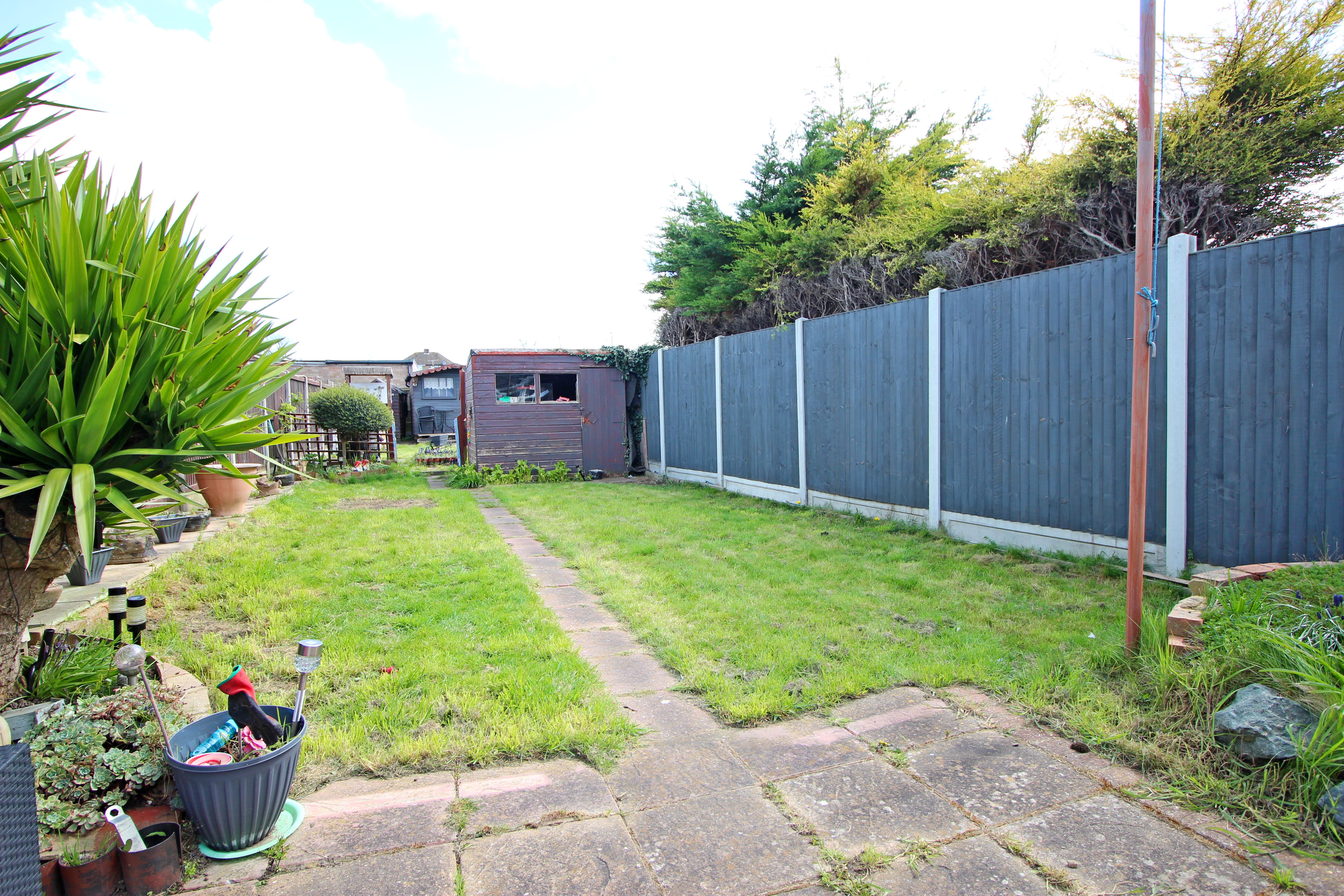 2 bed semi-detached bungalow for sale in Hereson Road, Ramsgate  - Property Image 4