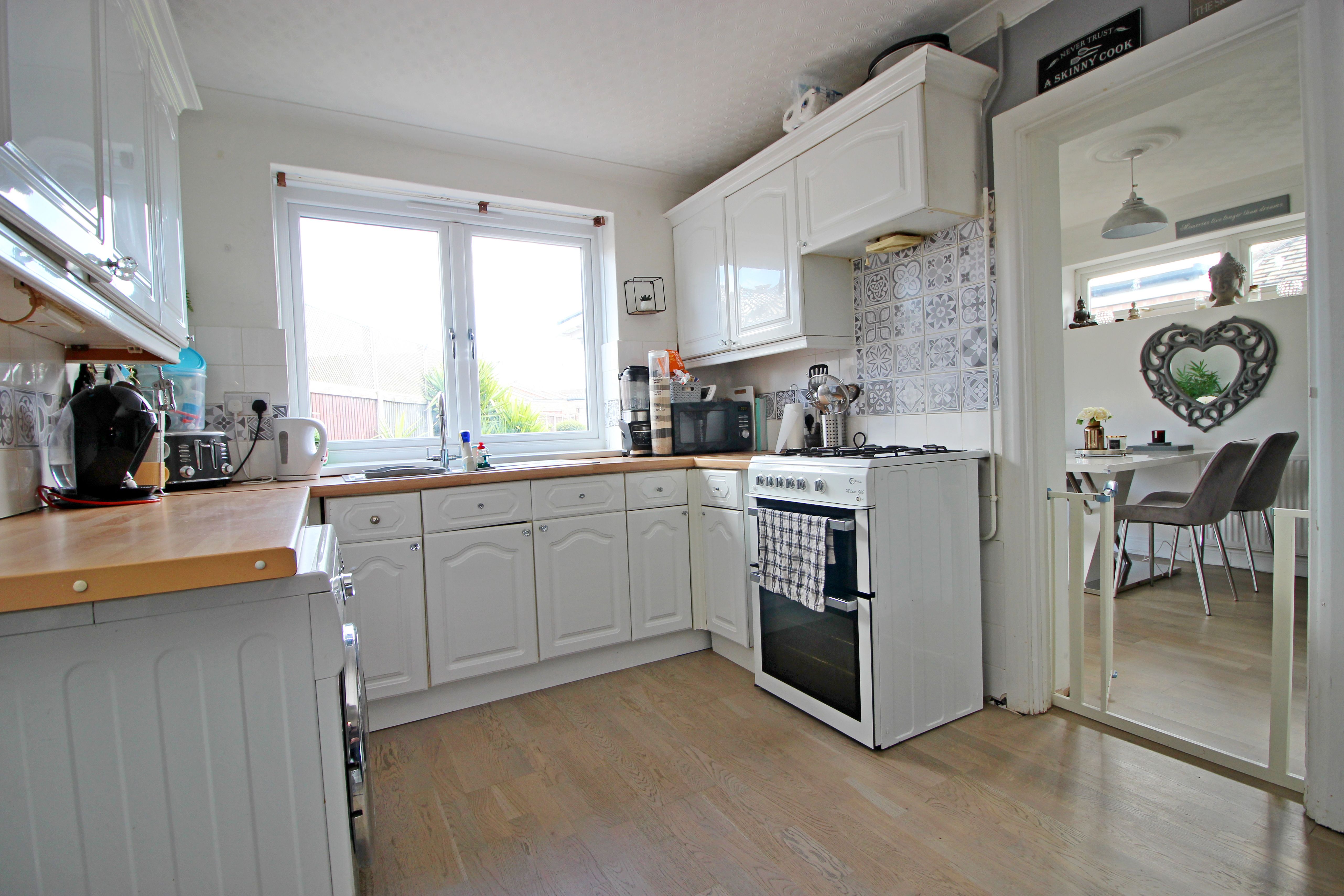 2 bed semi-detached bungalow for sale in Hereson Road, Ramsgate  - Property Image 17