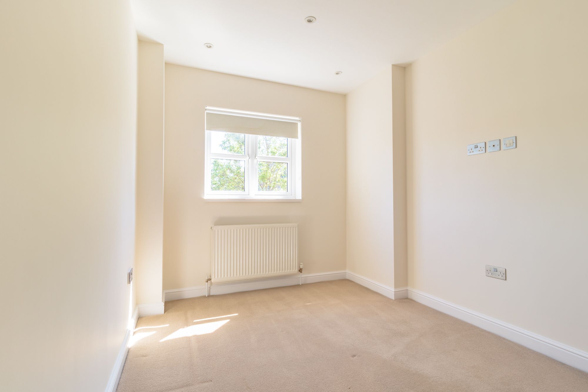 4 bed terraced house to rent in Milton Court, London  - Property Image 12