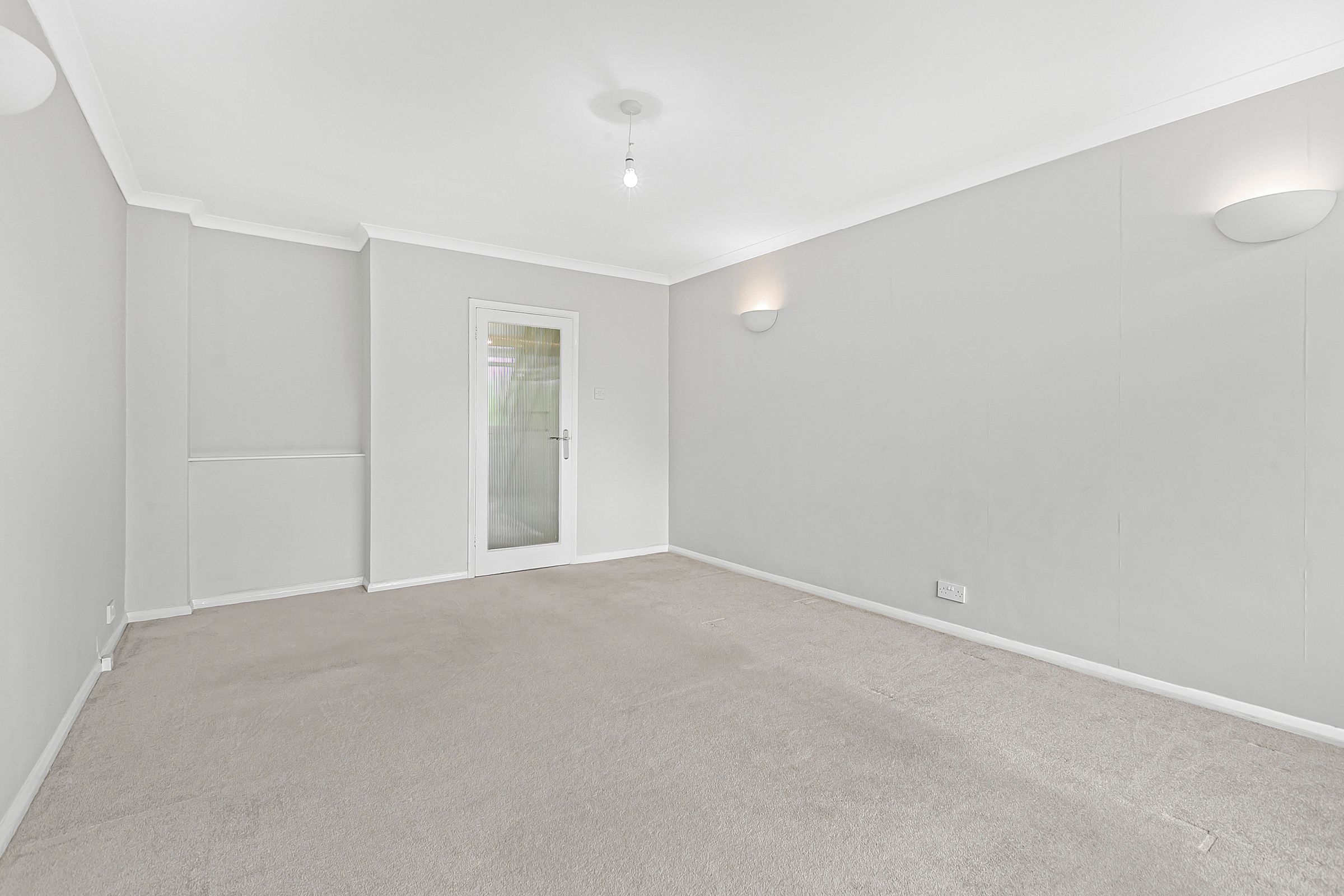 2 bed flat to rent in Putney Hill, London  - Property Image 1