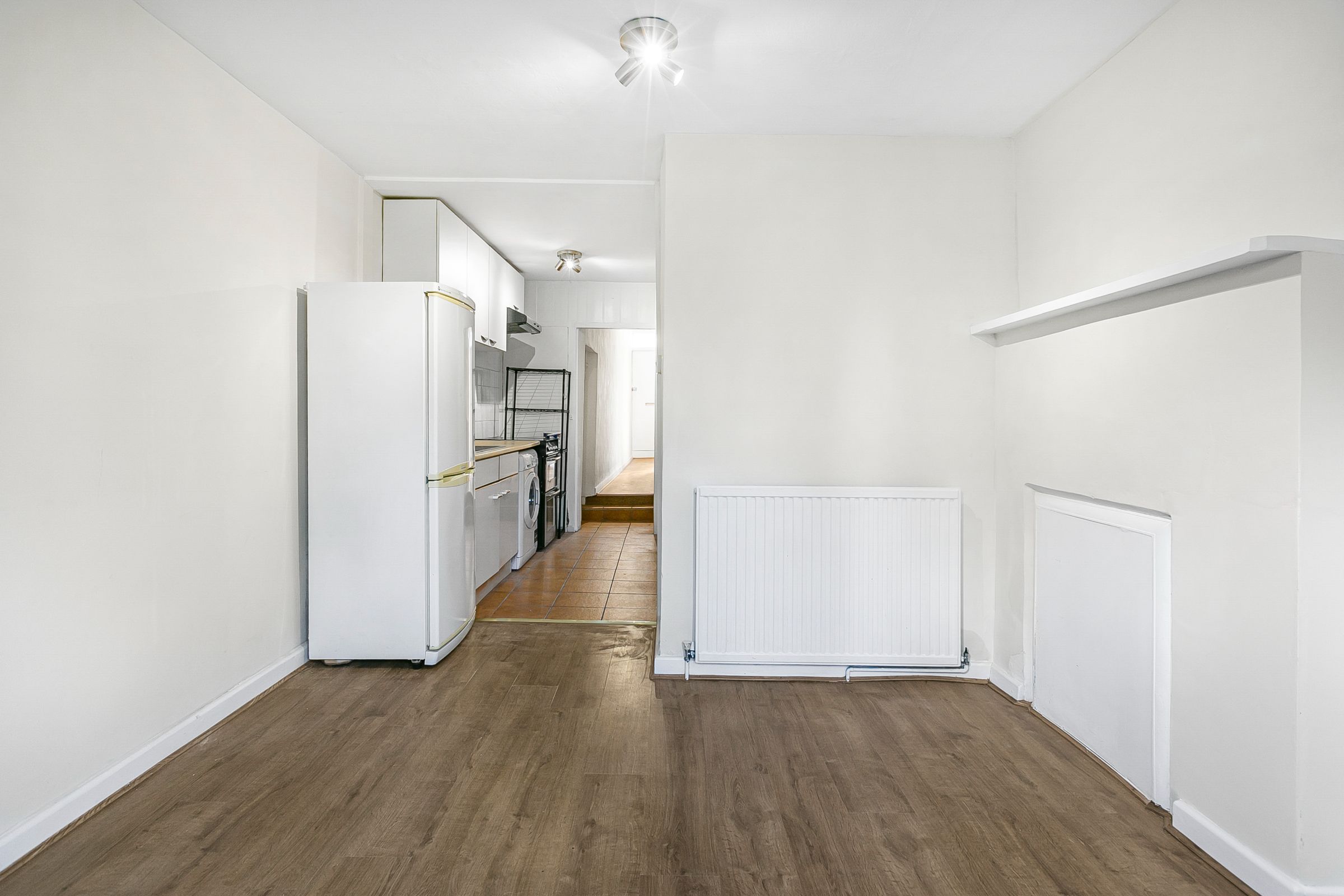 2 bed maisonette to rent in Vant Road, London  - Property Image 7