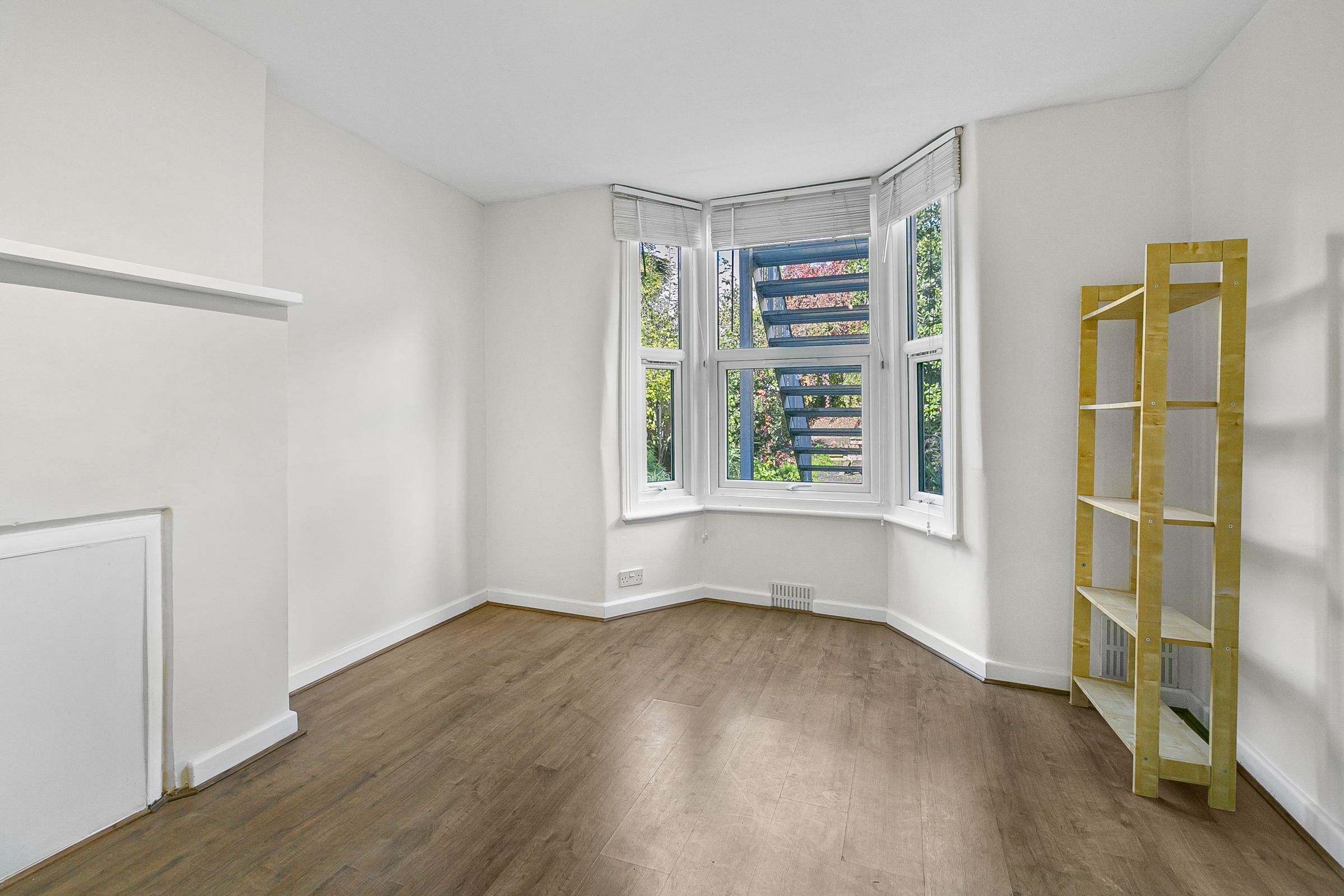 2 bed maisonette to rent in Vant Road, London  - Property Image 8