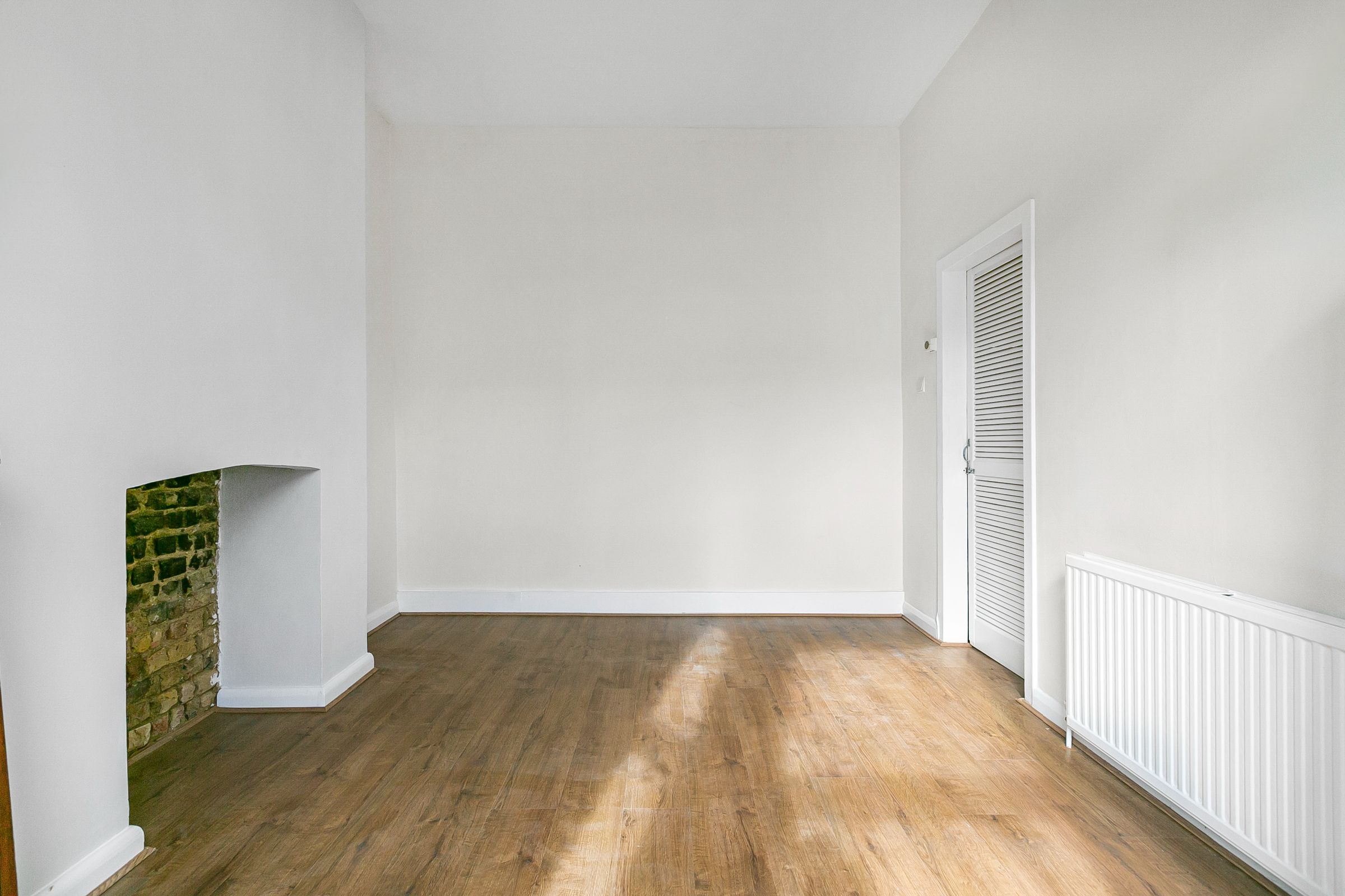 2 bed maisonette to rent in Vant Road, London  - Property Image 2