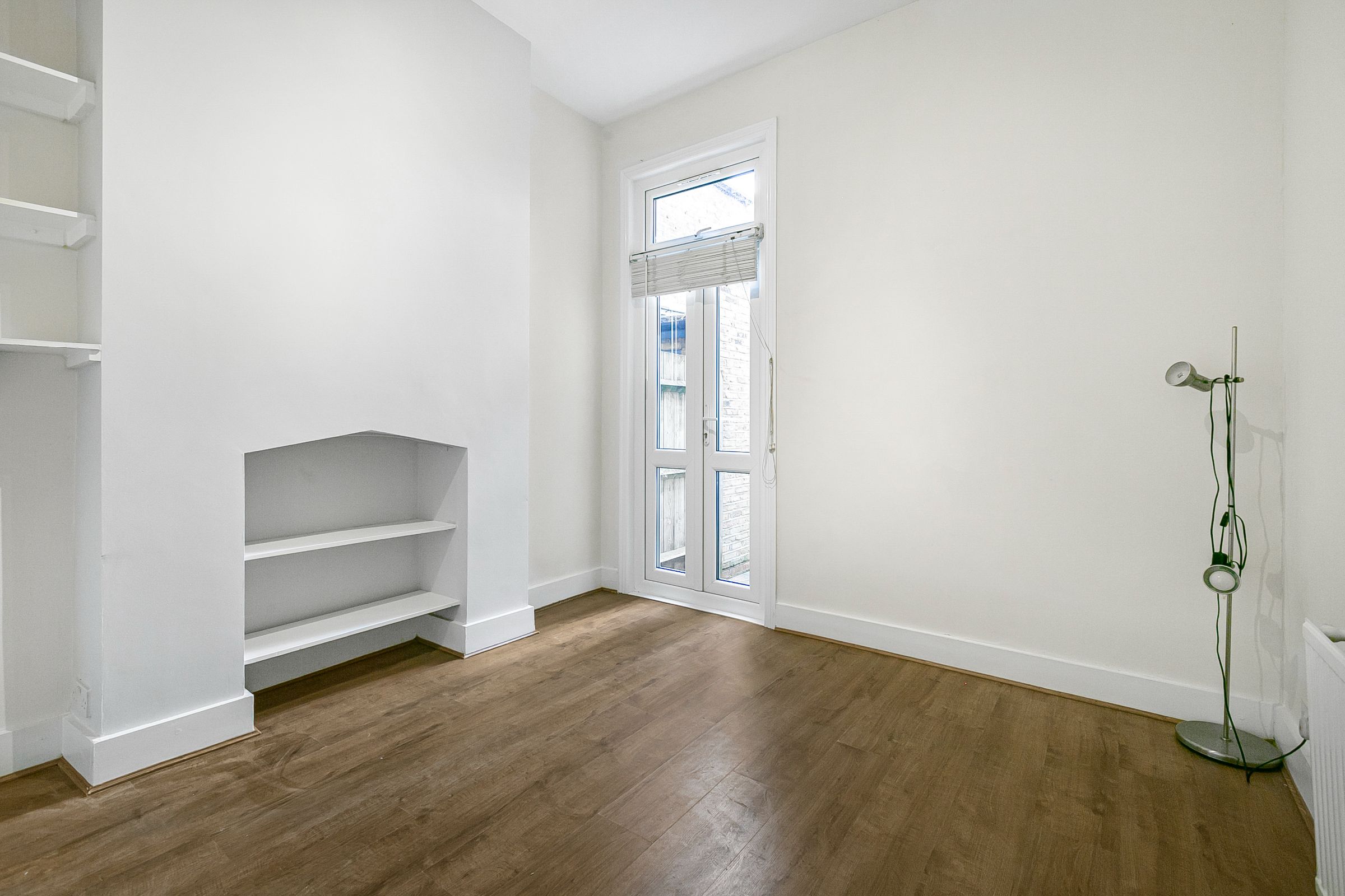 2 bed maisonette to rent in Vant Road, London  - Property Image 3