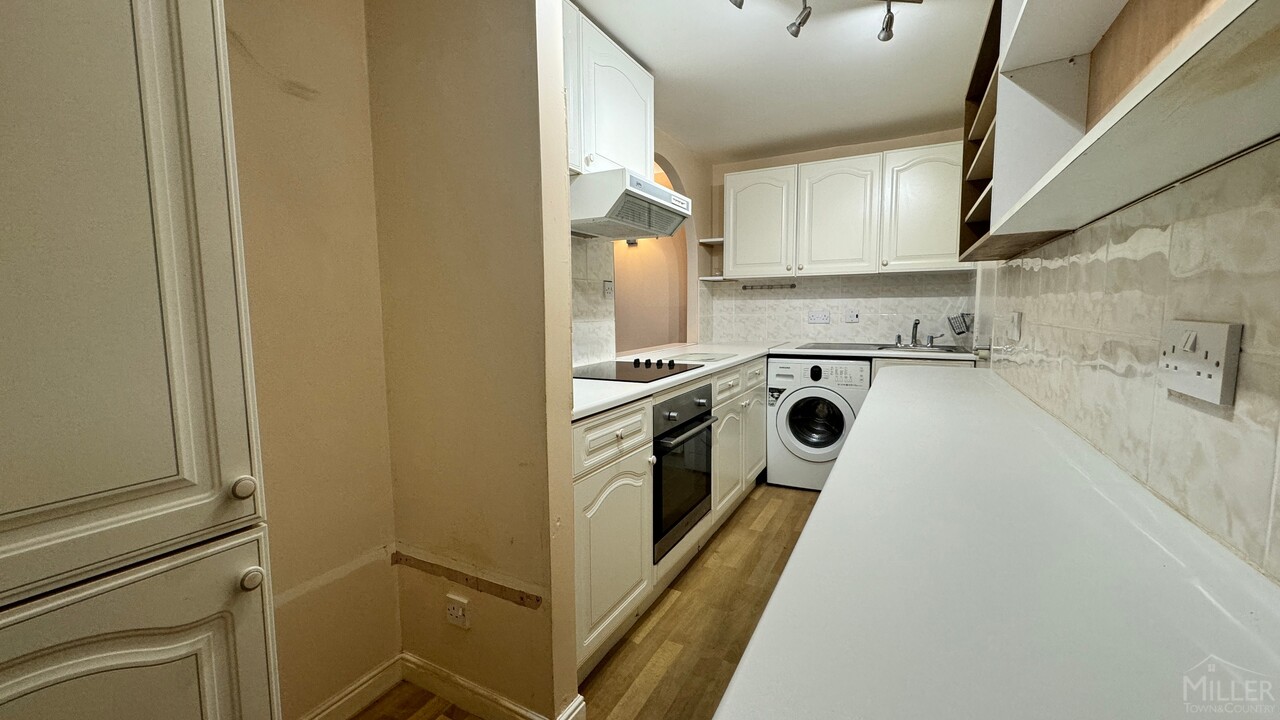 2 bed apartment for sale in East Street, Okehampton  - Property Image 2