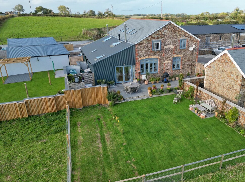 4 bed barn conversion for sale in Broadwoodkelly, Winkleigh  - Property Image 5