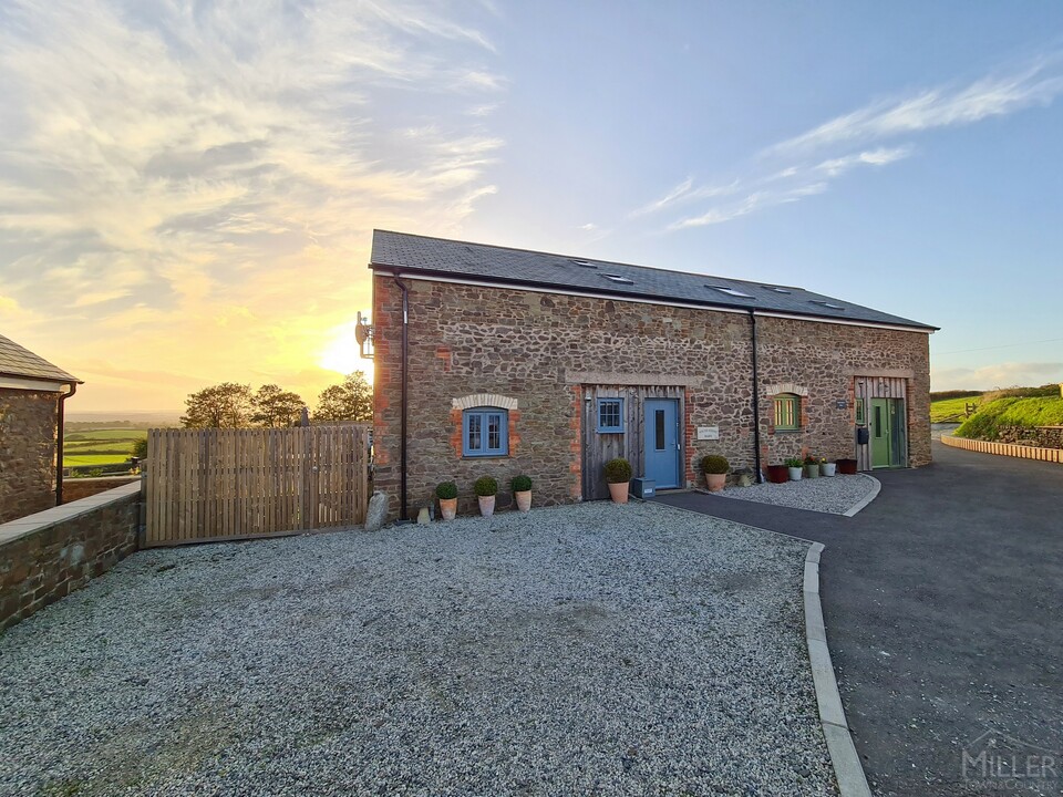 4 bed barn conversion for sale in Broadwoodkelly, Winkleigh  - Property Image 4