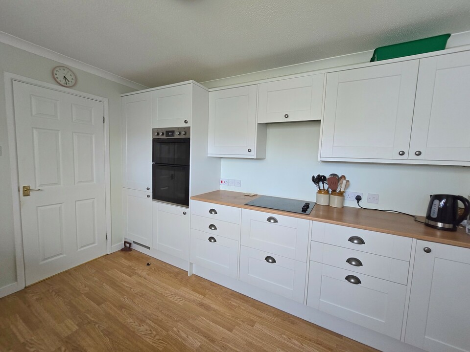 3 bed bungalow for sale in Higher Daws Lane, Launceston  - Property Image 3