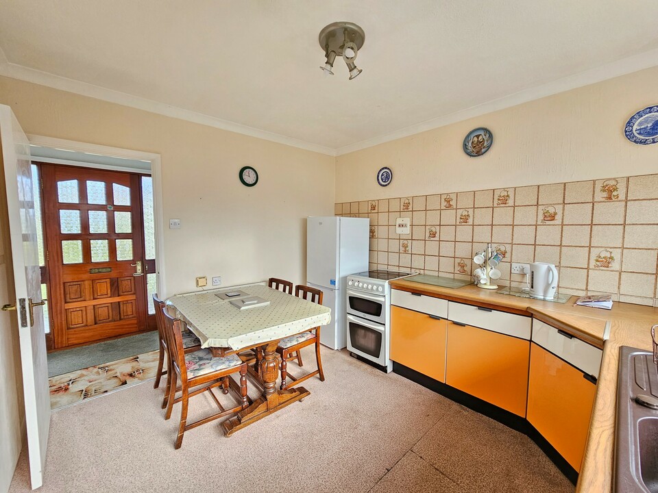 3 bed bungalow for sale in Broad Park Road, Yelverton  - Property Image 7