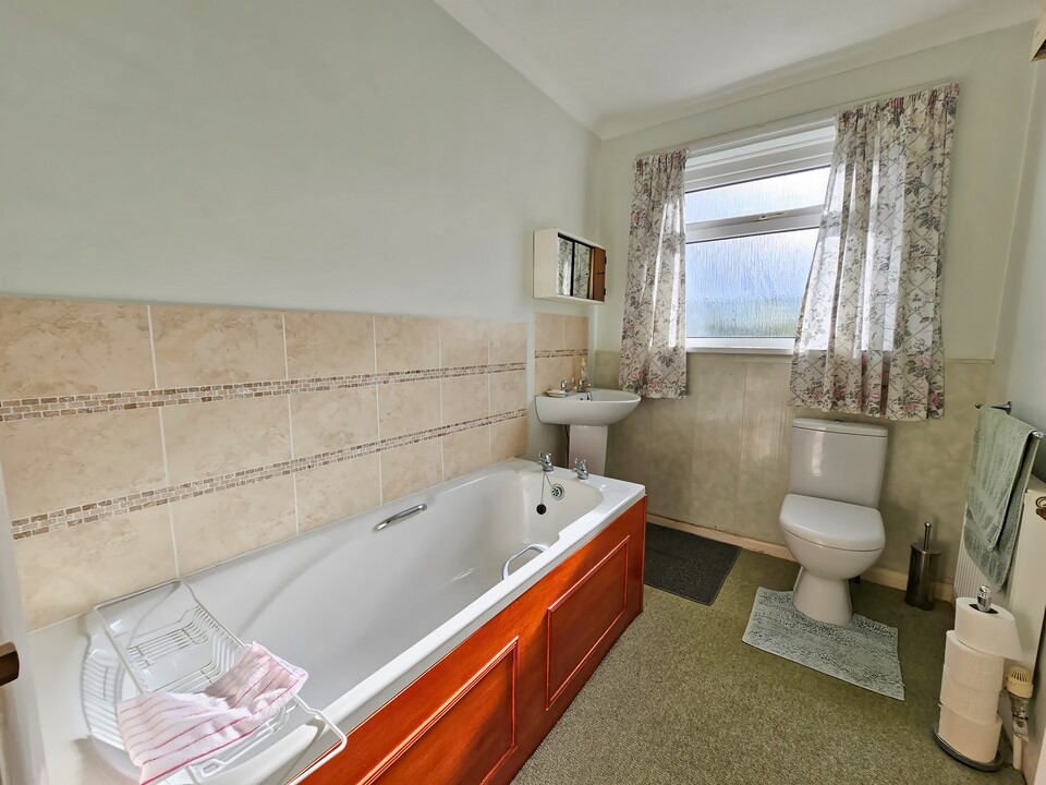 3 bed bungalow for sale in Broad Park Road, Yelverton  - Property Image 12