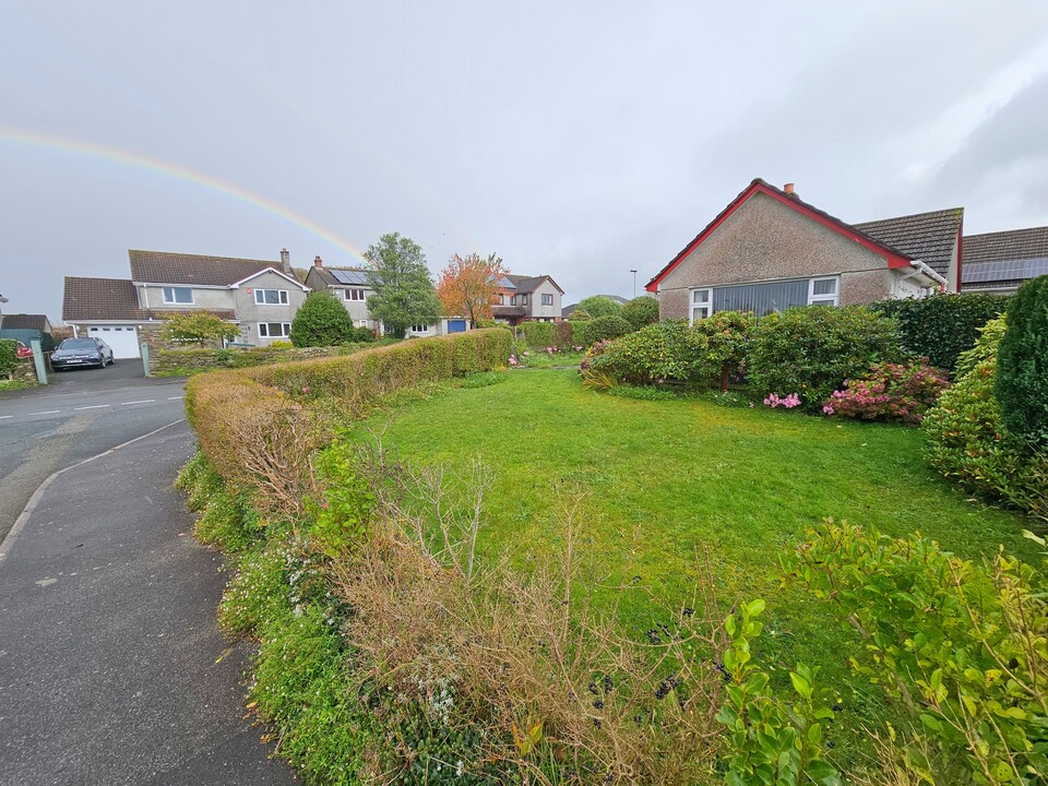 3 bed bungalow for sale in Broad Park Road, Yelverton  - Property Image 2