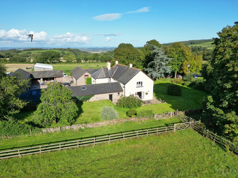 6 bed country house for sale in Moretonhampstead, Newton Abbot  - Property Image 3