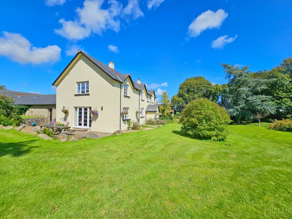 6 bed country house for sale in Moretonhampstead, Newton Abbot  - Property Image 4