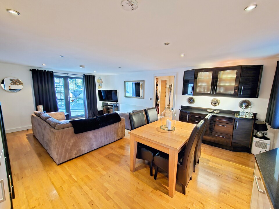 2 bed for sale in Abbey Court, Tavistock  - Property Image 4