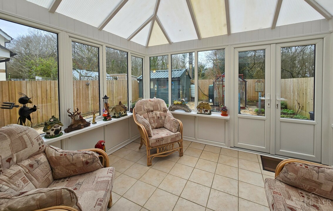 2 bed bungalow for sale in Barn Park Gardens, Beaworthy  - Property Image 4
