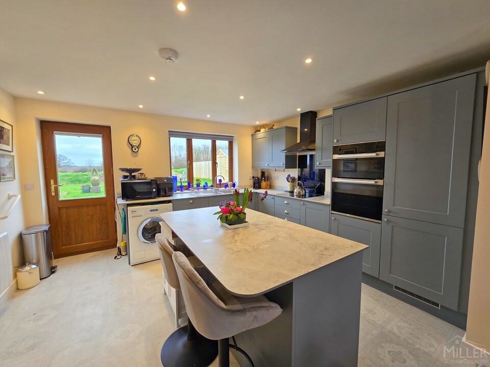 4 bed detached house for sale in North Street, Beaworthy  - Property Image 2