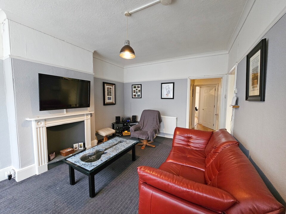 2 bed apartment for sale in King Street, Tavistock  - Property Image 1
