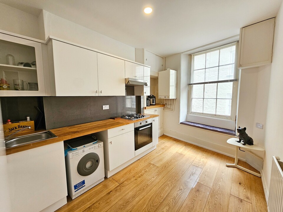 2 bed apartment for sale in King Street, Tavistock  - Property Image 3