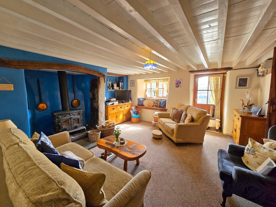 5 bed cottage for sale in Trengune Mill, Launceston  - Property Image 3