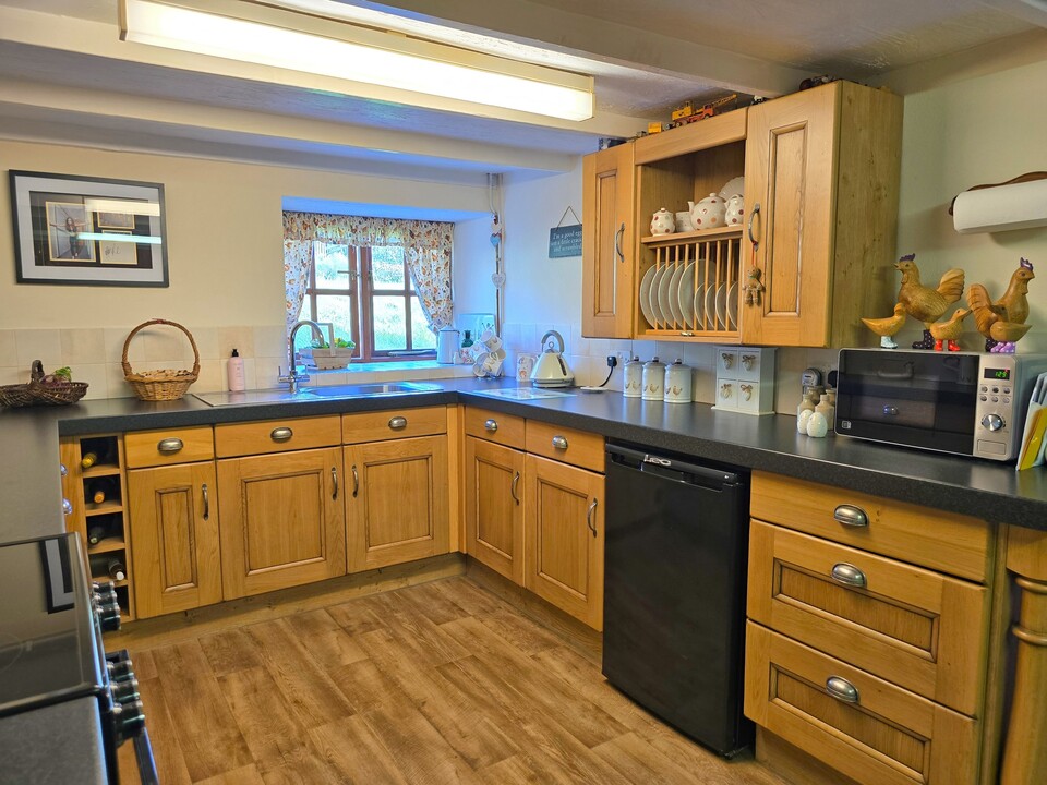 5 bed cottage for sale in Trengune Mill, Launceston  - Property Image 7