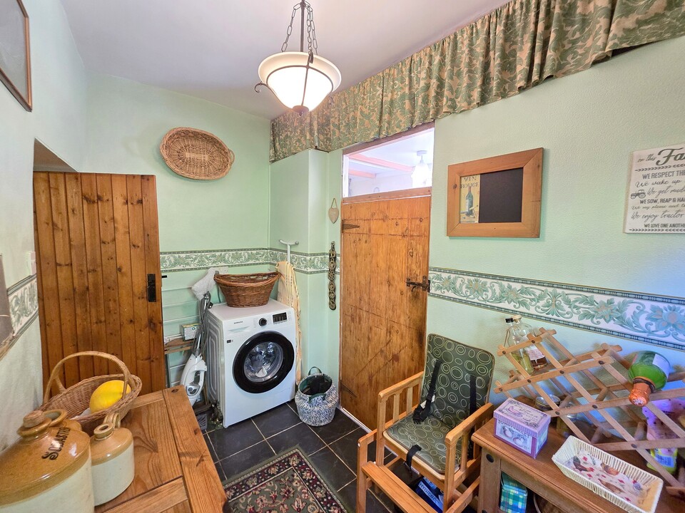5 bed cottage for sale in Trengune Mill, Launceston  - Property Image 9
