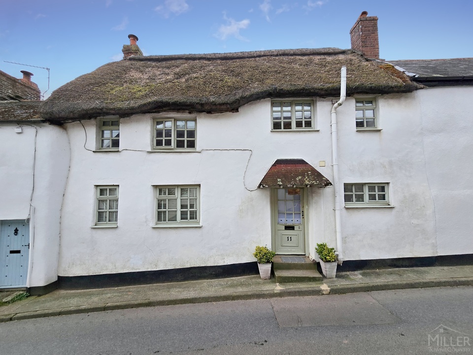3 bed cottage for sale in South Street, Hatherleigh - Property Image 1