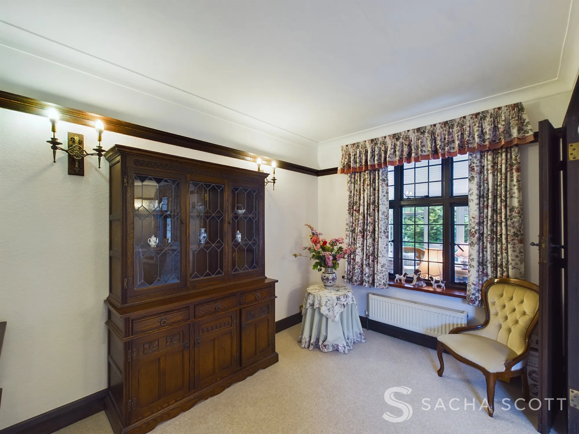 4 bed detached house for sale in Tudor Close, Banstead  - Property Image 7