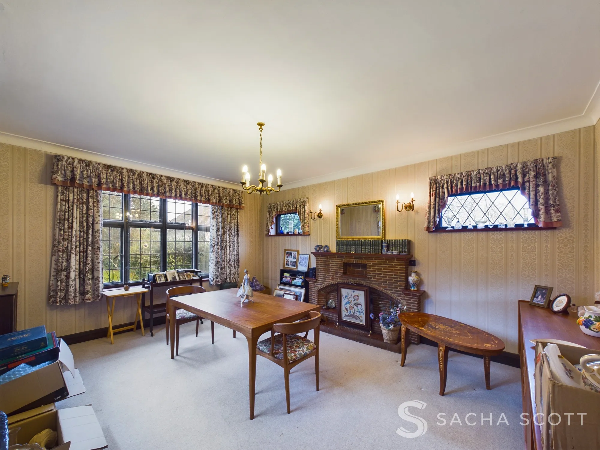 4 bed detached house for sale in Tudor Close, Banstead  - Property Image 6