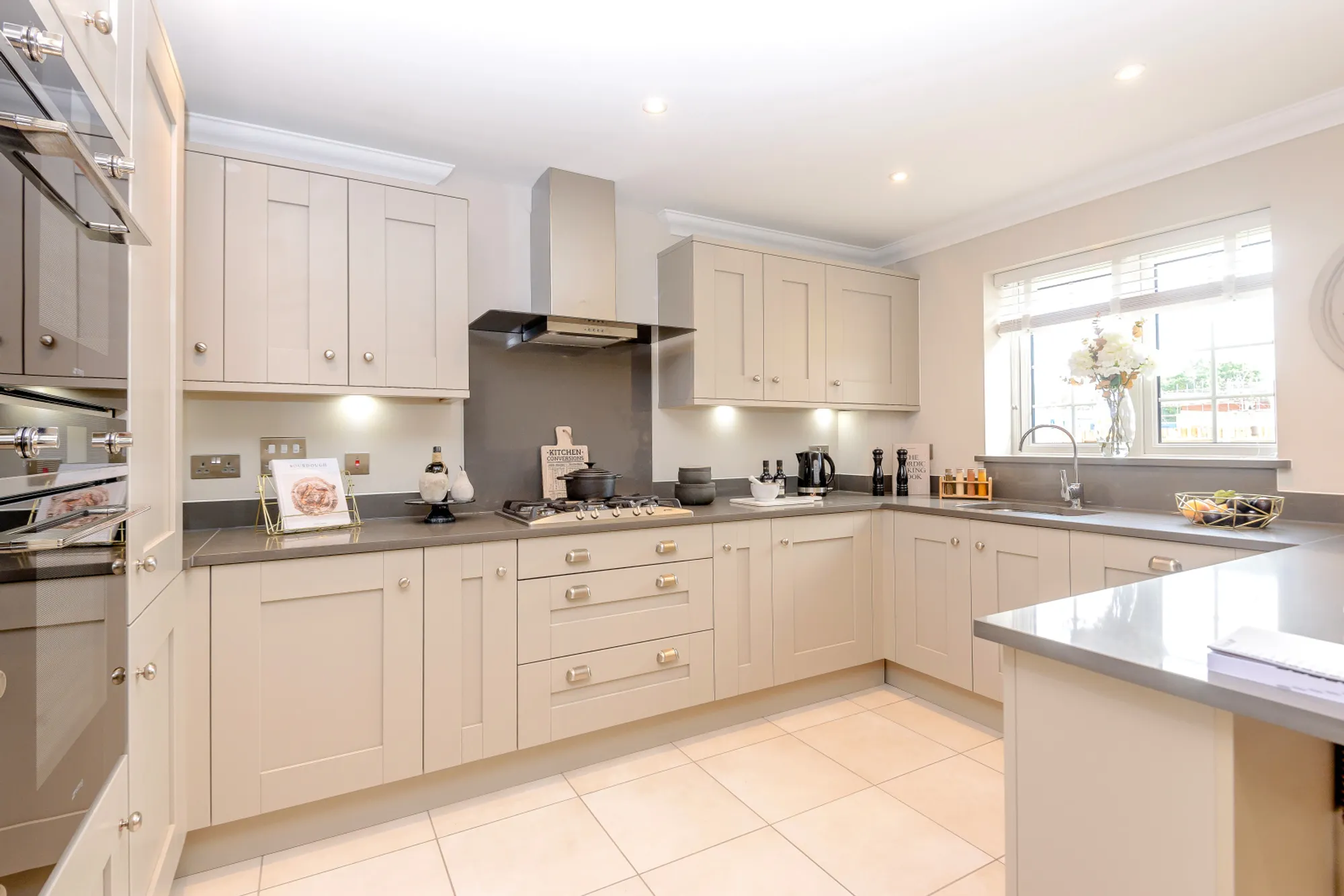 3 bed detached house for sale in West Drive, Tadworth  - Property Image 3