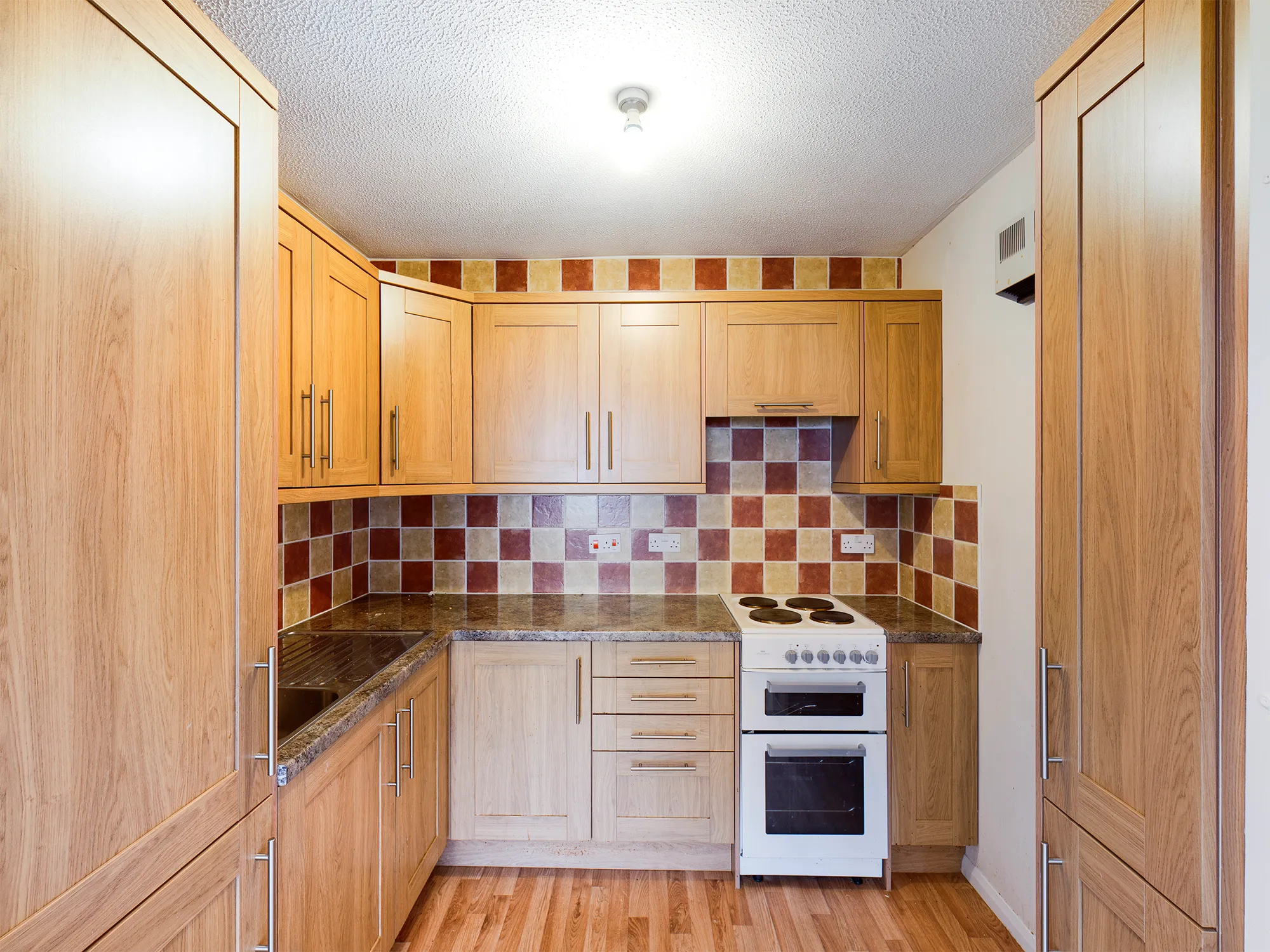 1 bed flat for sale in Chatsworth Place, Mitcham  - Property Image 3