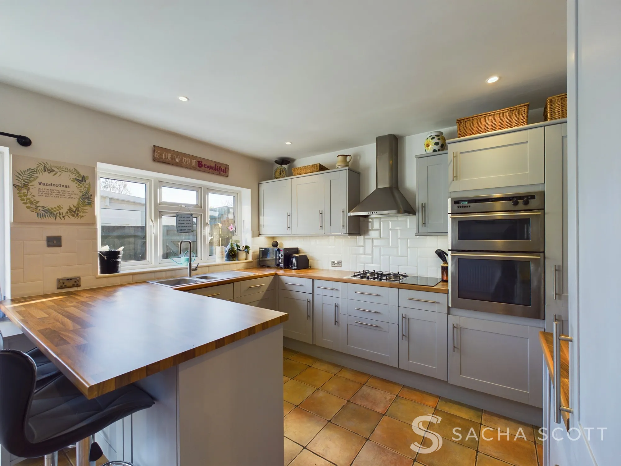 3 bed semi-detached house for sale in Daleside Road, Epsom - Property Image 1