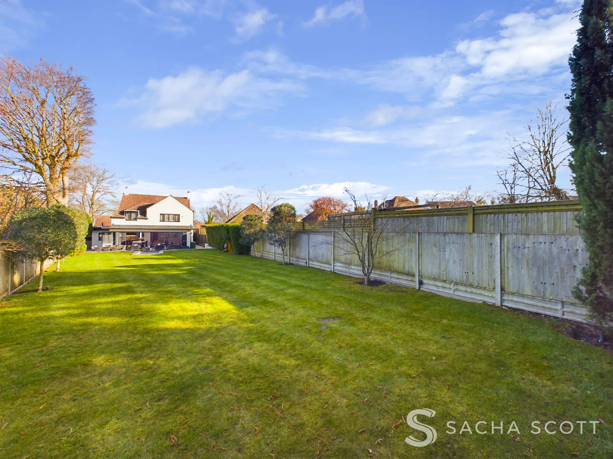 4 bed detached house for sale in Gilhams Avenue, Banstead  - Property Image 3