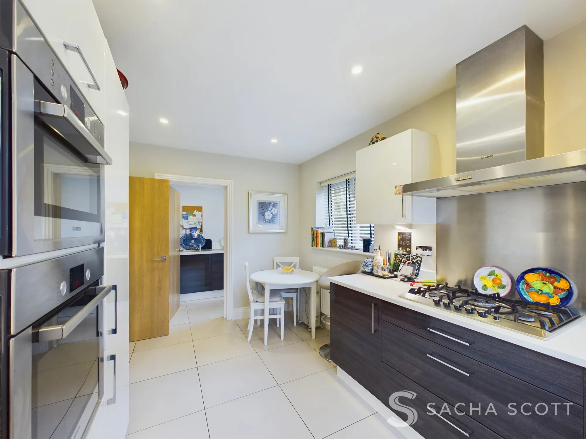 4 bed semi-detached house for sale in Magnolia Drive, Banstead  - Property Image 9