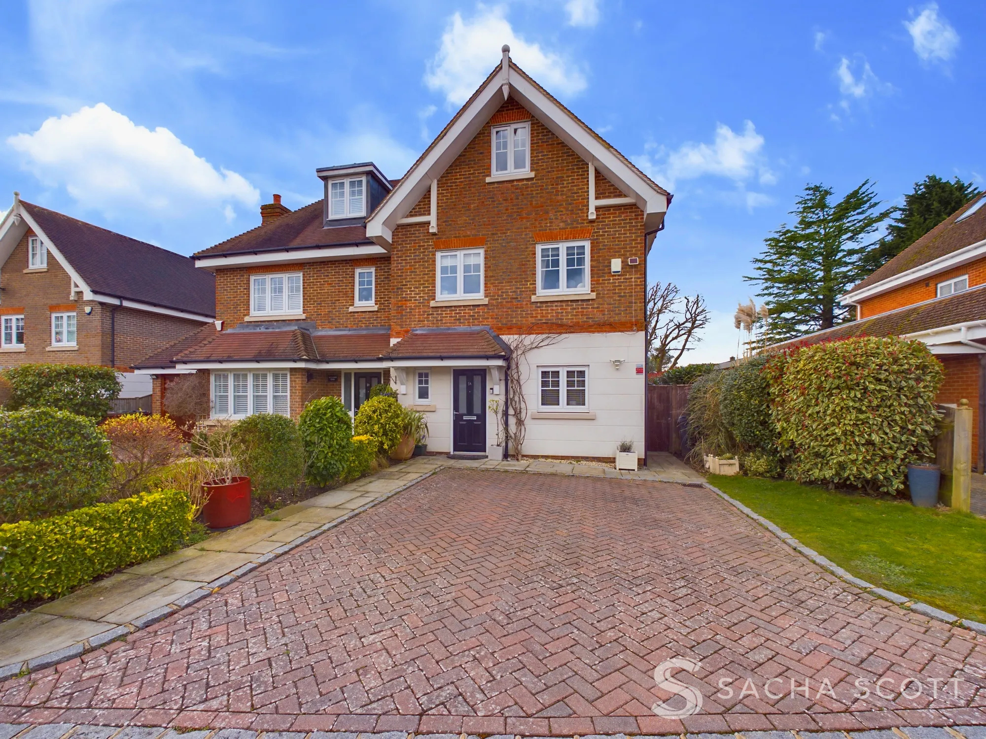 4 bed semi-detached house for sale in Magnolia Drive, Banstead - Property Image 1