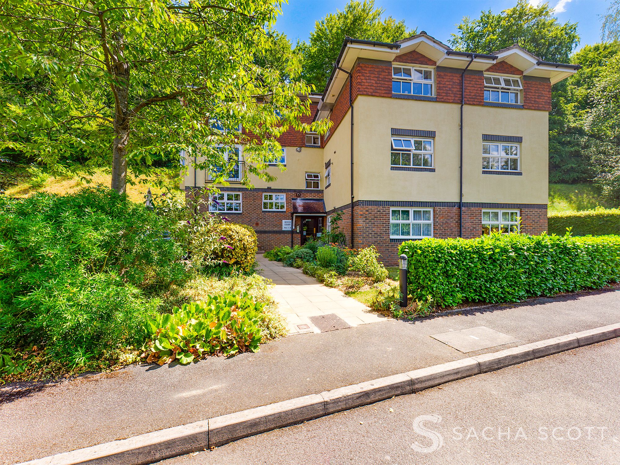 2 bed apartment for sale in Hazel Way, Coulsdon  - Property Image 1