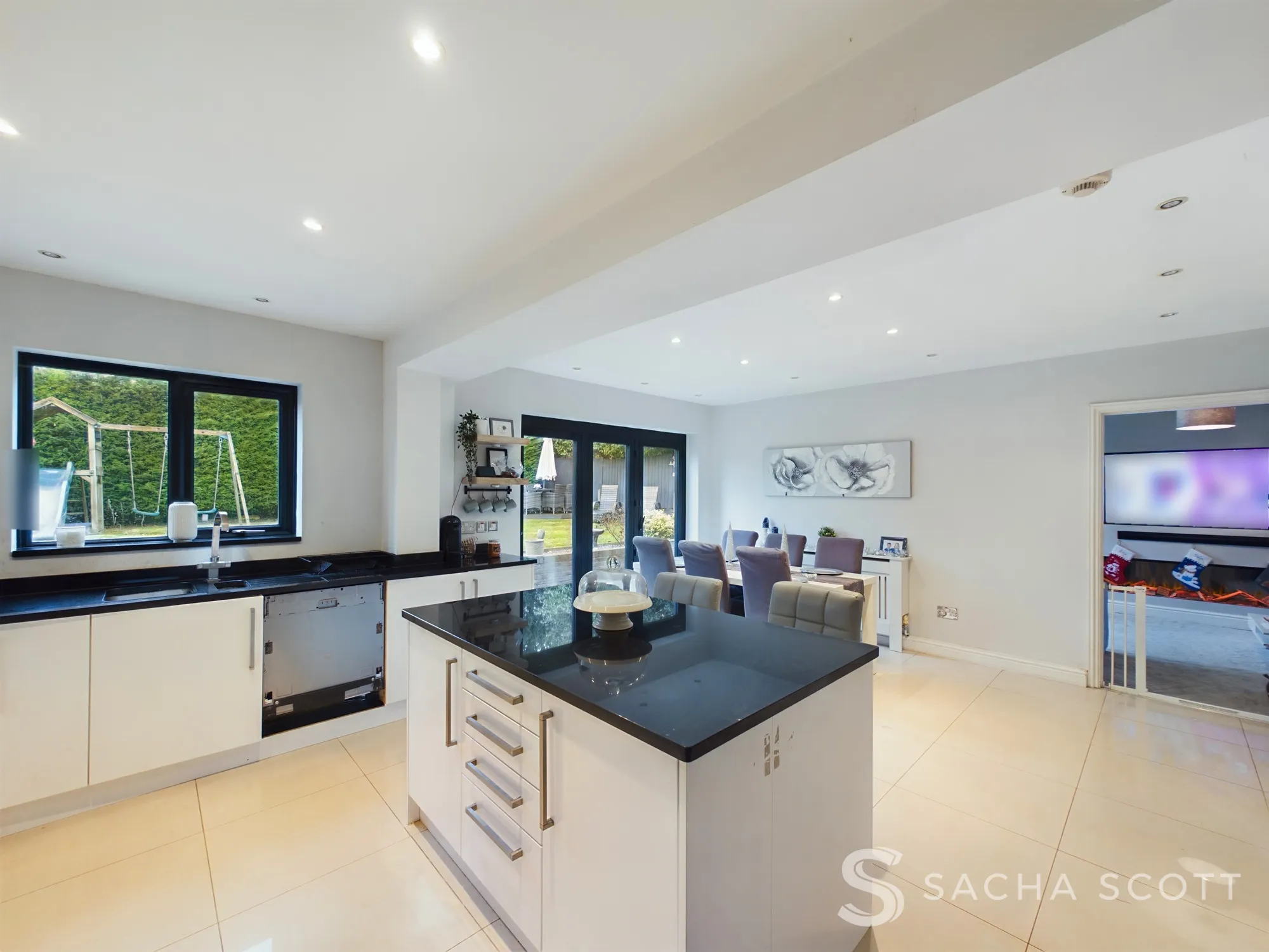 4 bed detached house for sale in Walnut Grove, Banstead  - Property Image 9