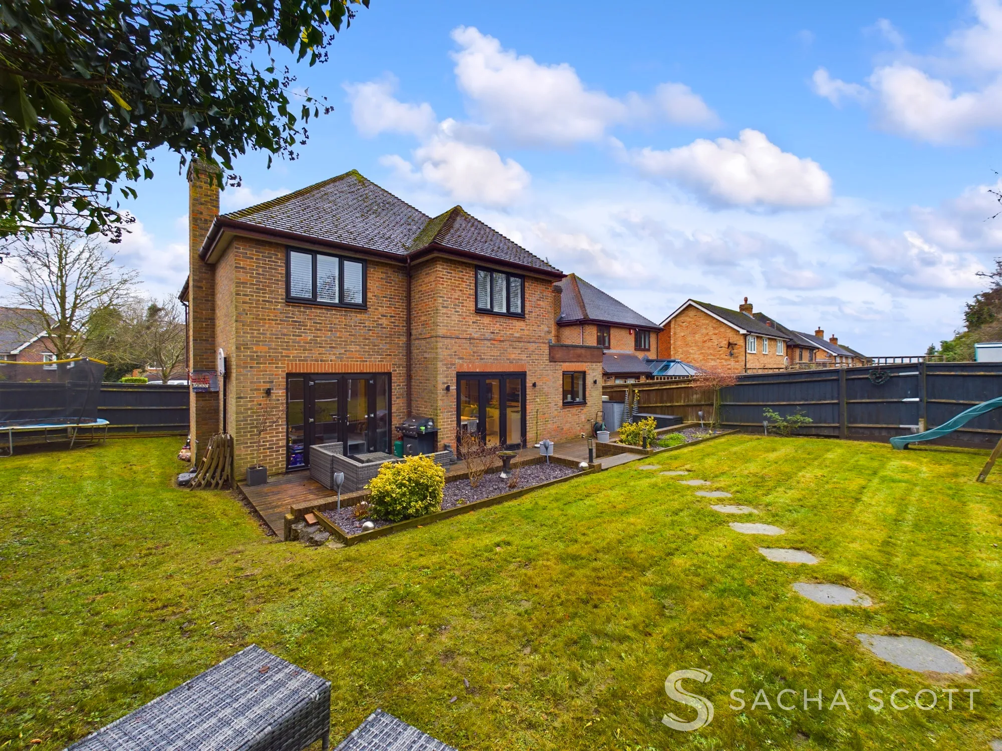 4 bed detached house for sale in Walnut Grove, Banstead  - Property Image 35