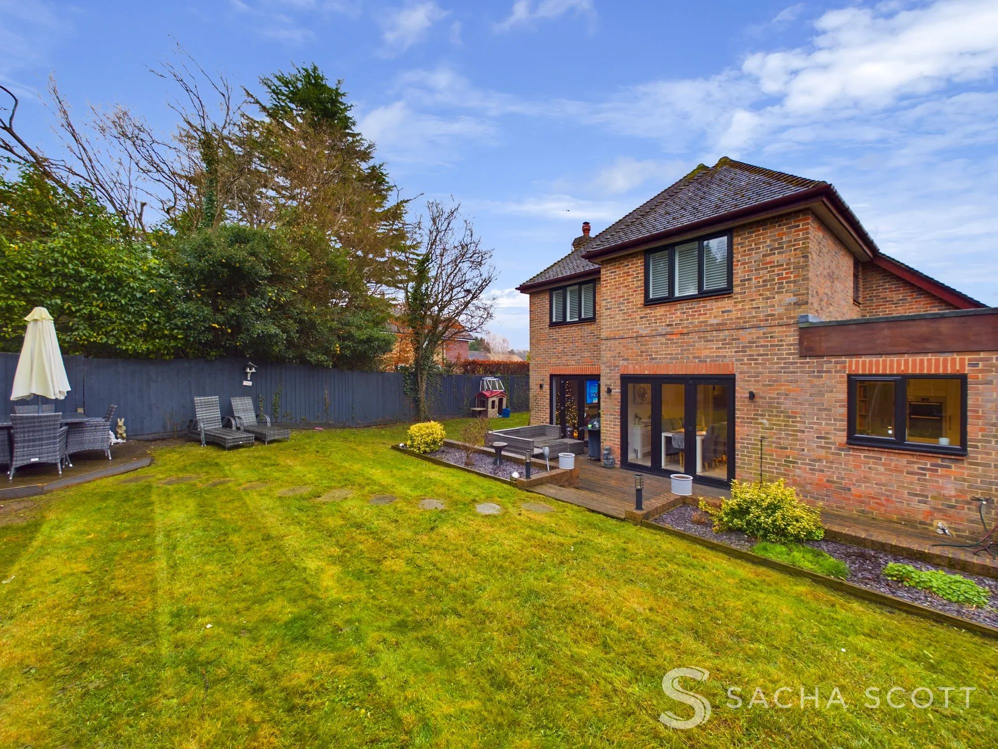 4 bed detached house for sale in Walnut Grove, Banstead  - Property Image 3