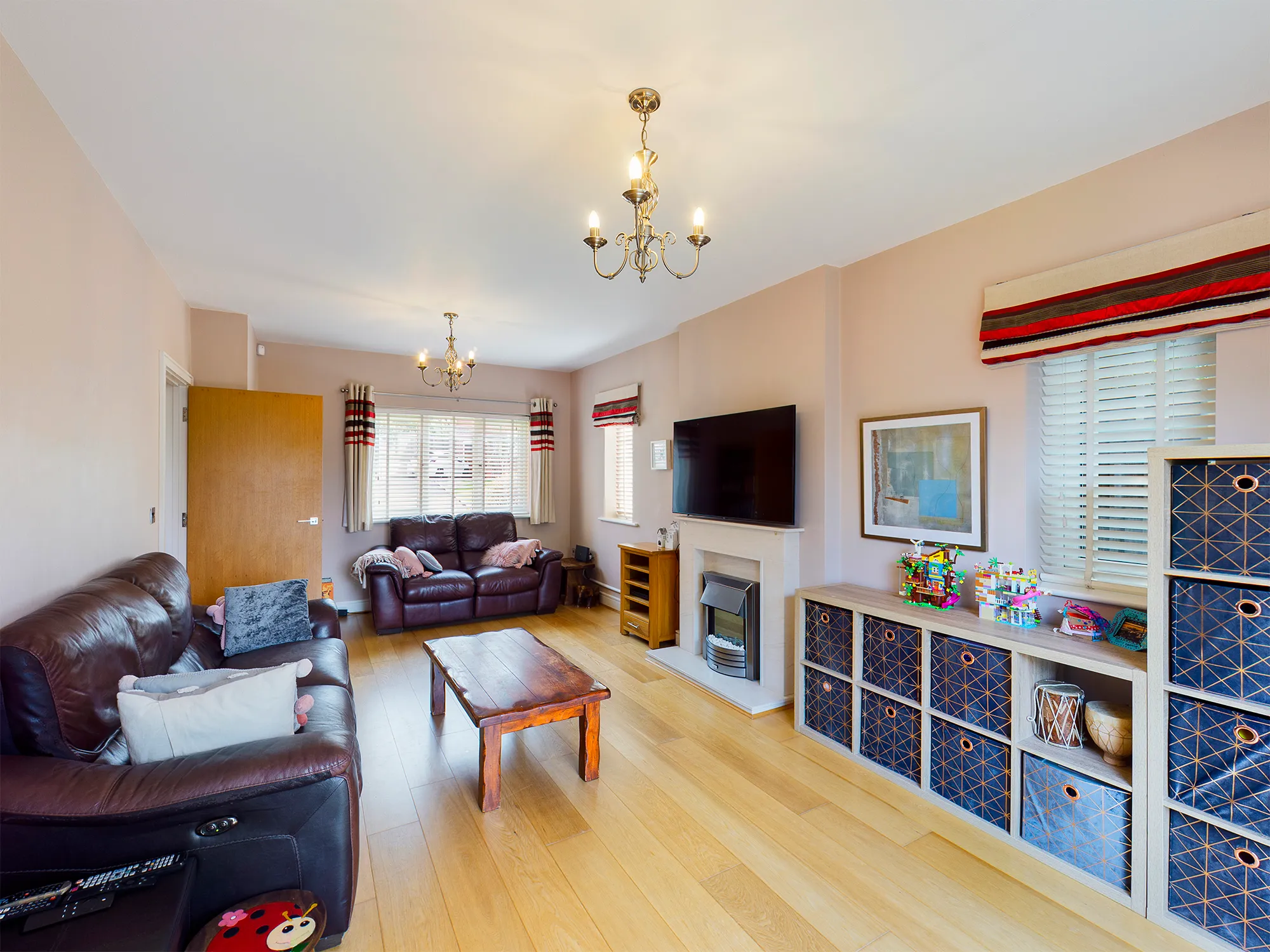 4 bed detached house for sale in Warren Farm Close, Epsom  - Property Image 5
