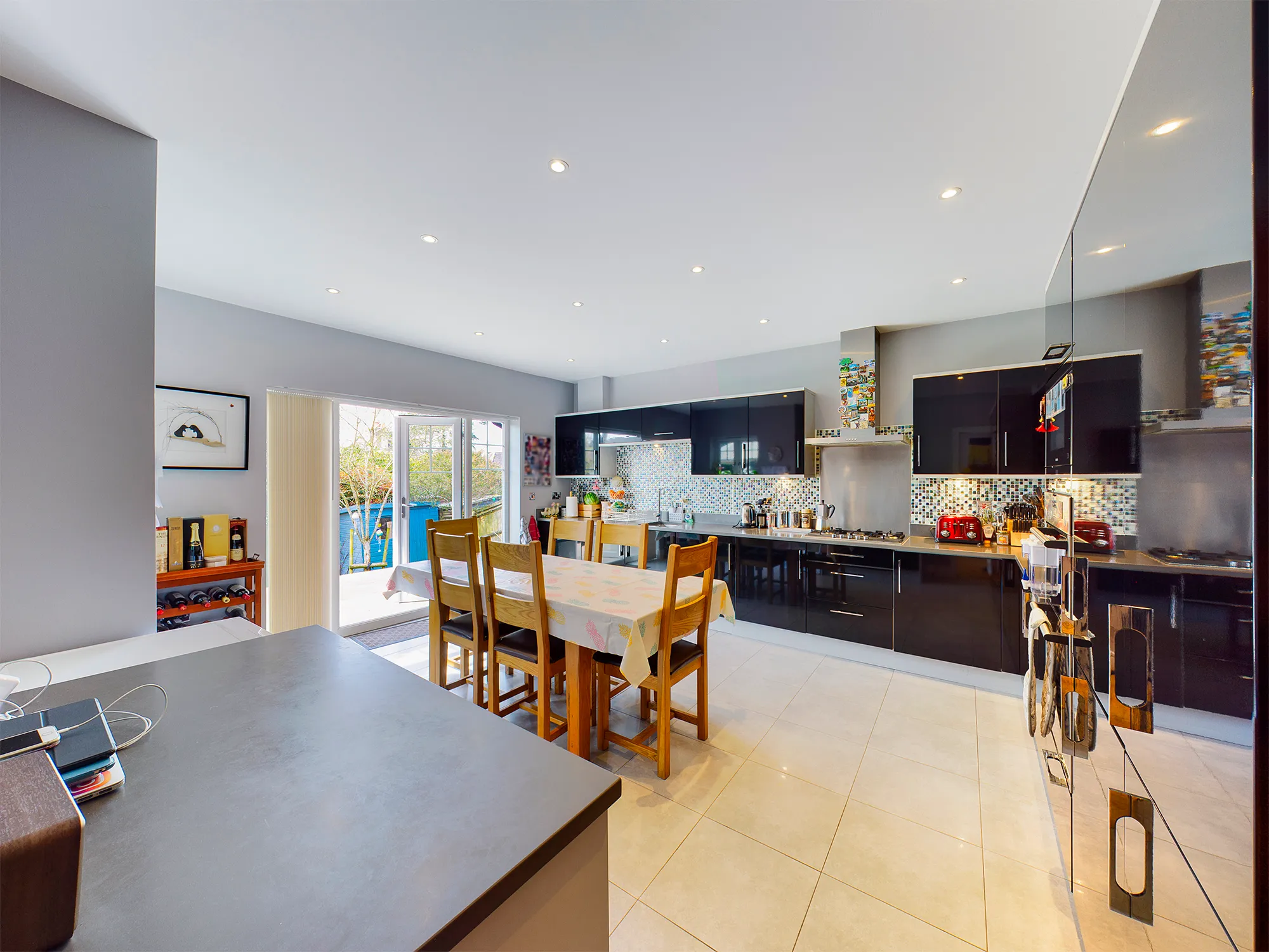 4 bed detached house for sale in Warren Farm Close, Epsom  - Property Image 3