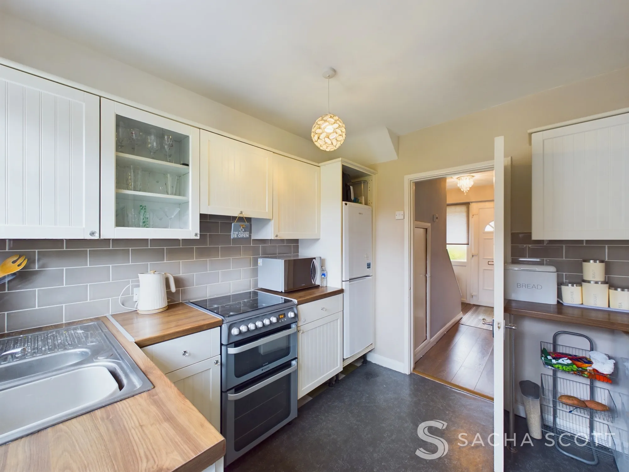 3 bed mid-terraced house for sale in Homefield Gardens, Tadworth  - Property Image 10
