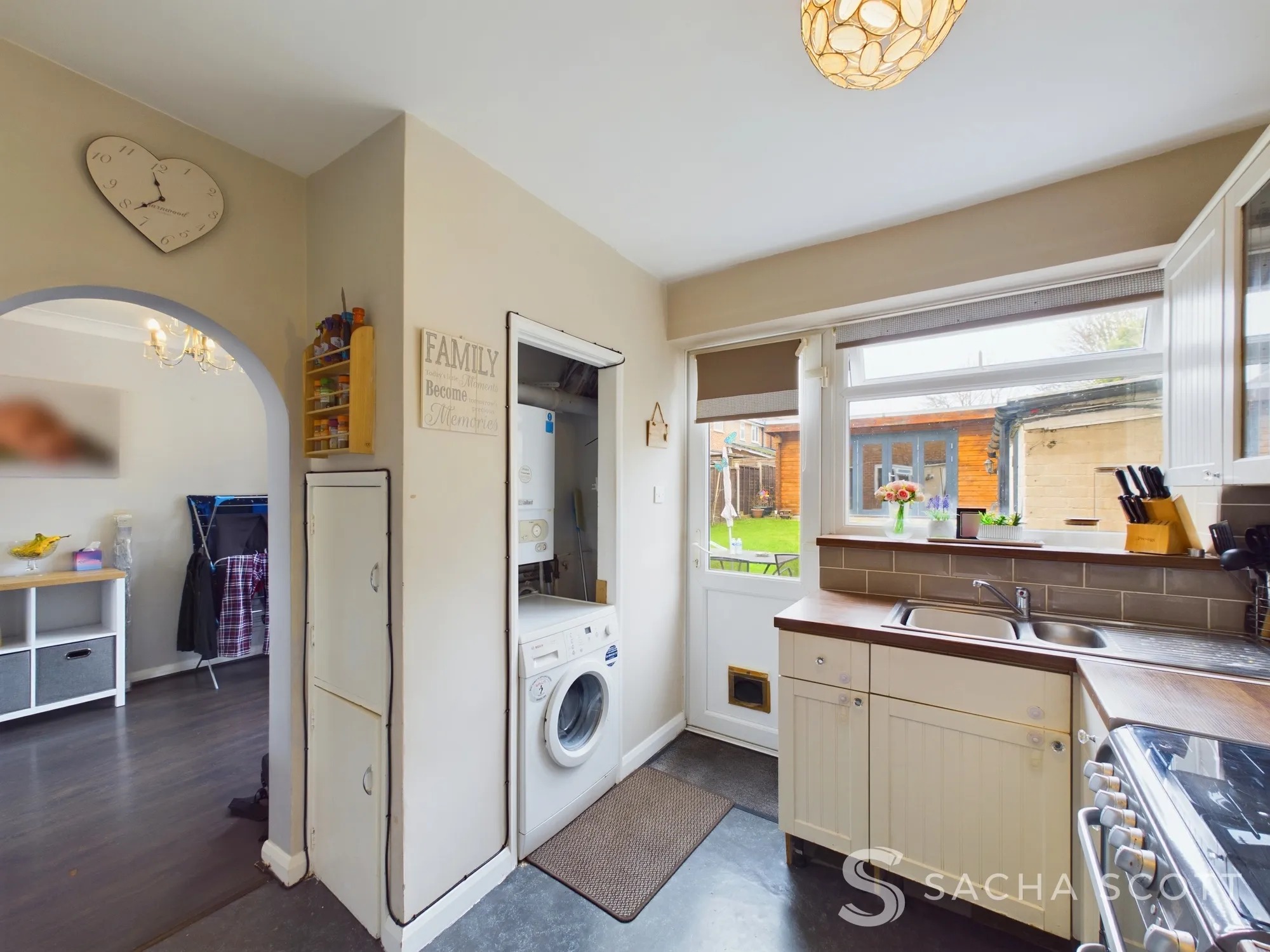 3 bed mid-terraced house for sale in Homefield Gardens, Tadworth  - Property Image 9
