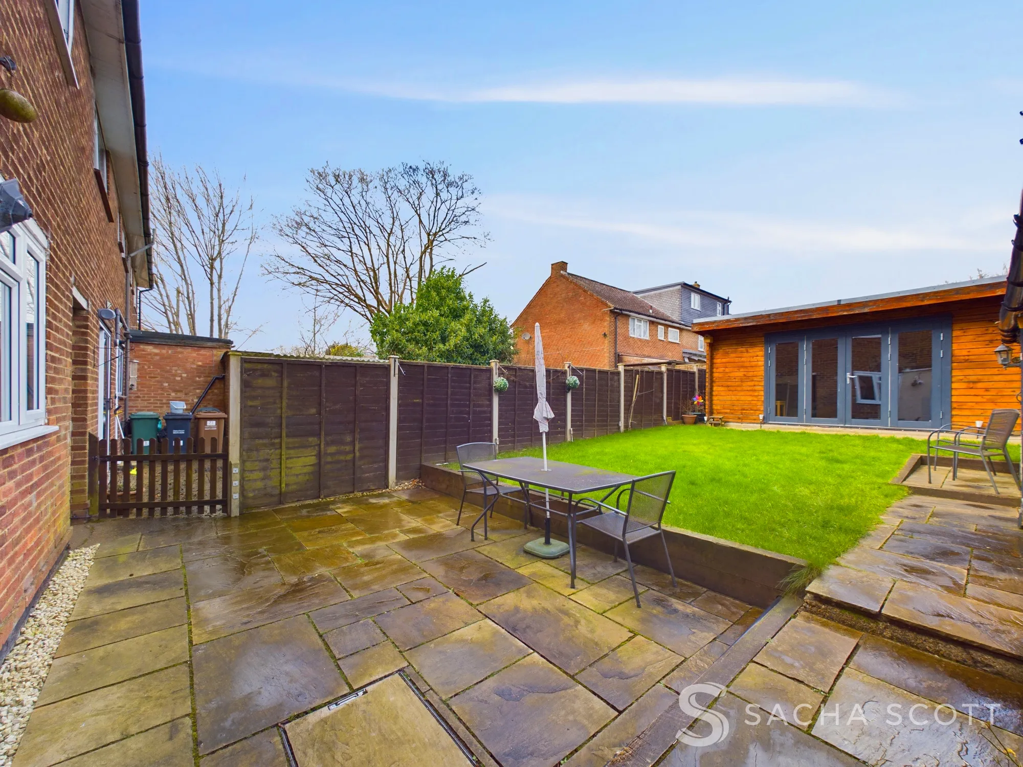 3 bed mid-terraced house for sale in Homefield Gardens, Tadworth  - Property Image 3
